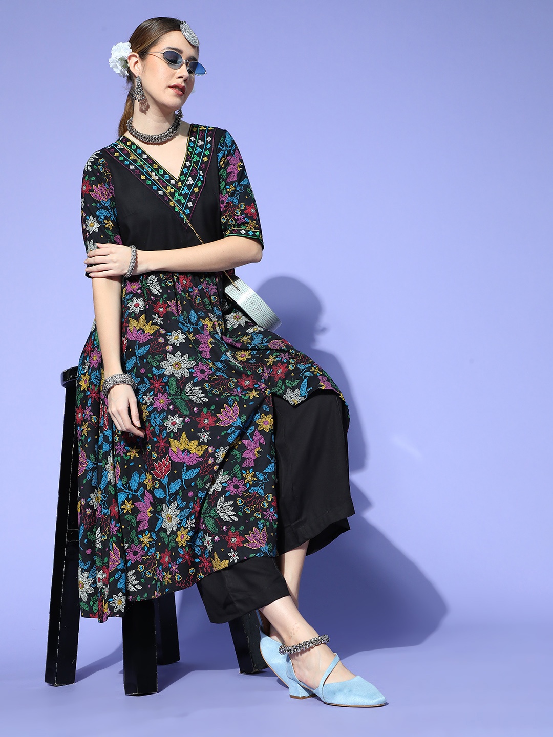 

Sangria Ethnic Motifs Viscose Rayon Swirling Volume Kurta Set, Black