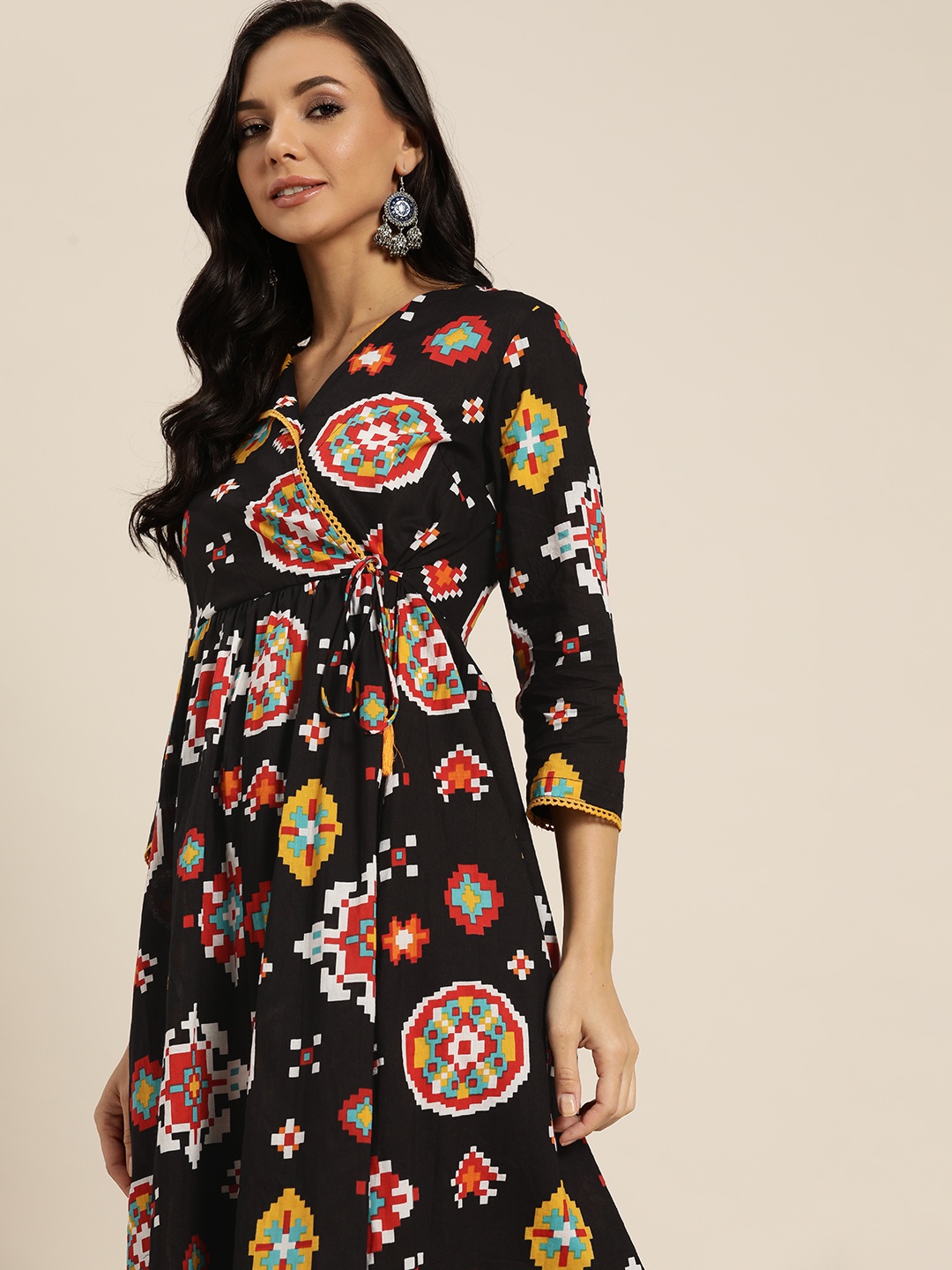 

Sangria Women Black & White Geometric Print Cotton Angrakha Kurta with Trousers