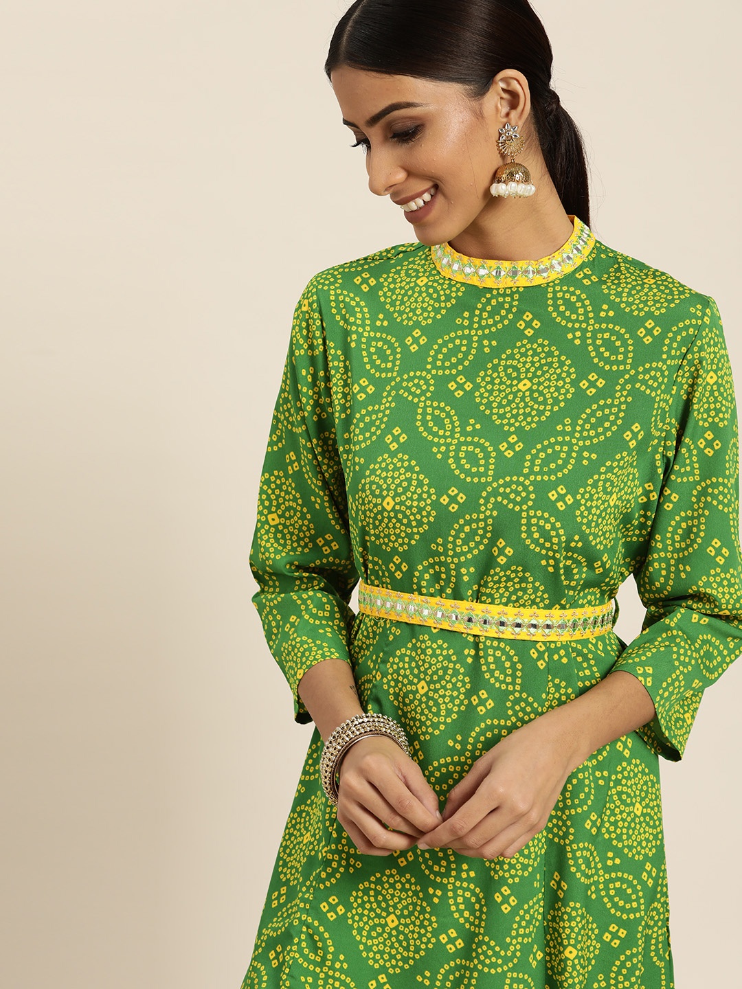 

Sangria Women Green & Yellow Bandhani Printed Panelled Kurta with Trousers & Belt
