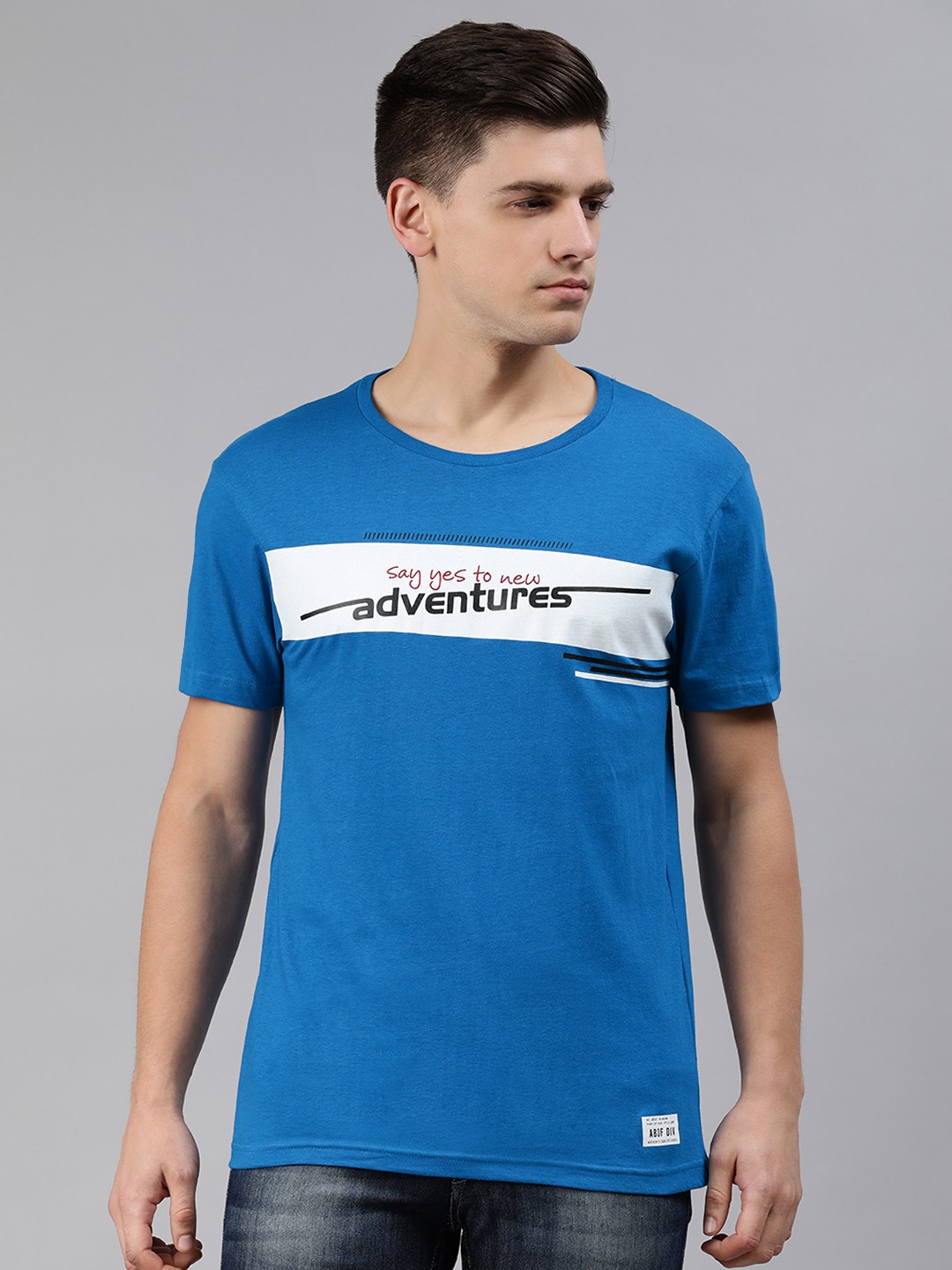 

abof Men Blue White Printed Pure Cotton T-shirt
