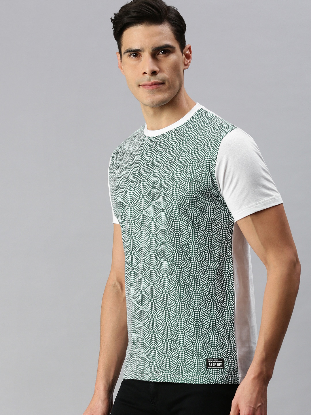 

abof Men Green & White Printed Pure Cotton Casual T-shirt