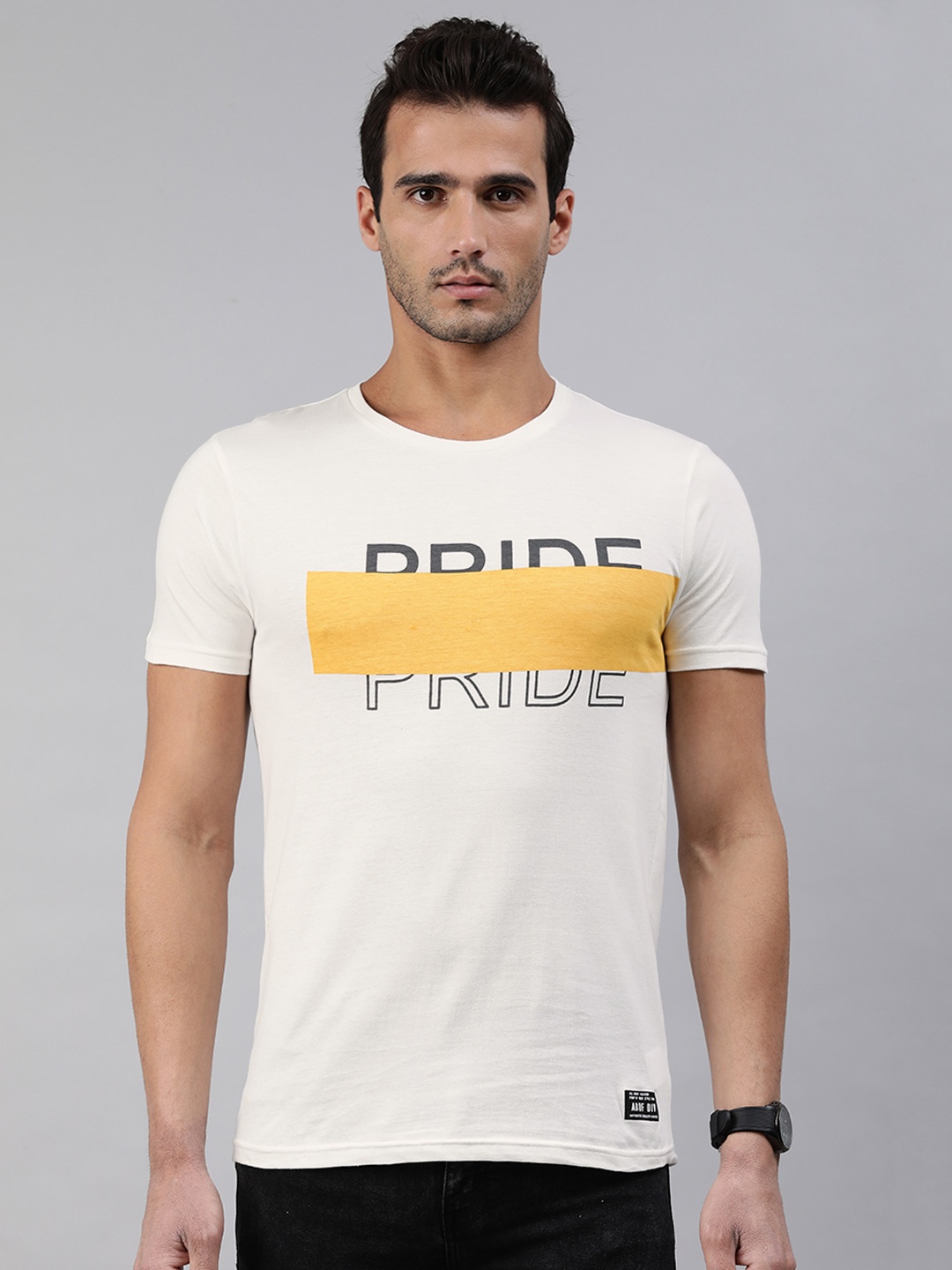 

abof Men White Typography Printed Pure Cotton T-shirt