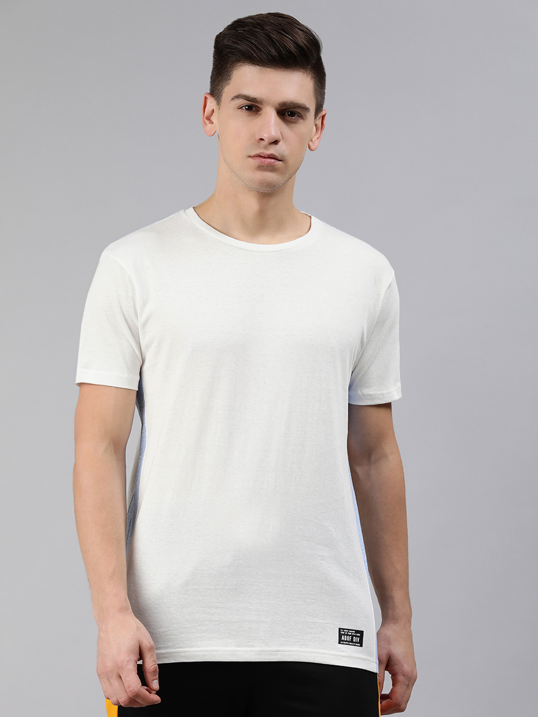 

abof Men White Blue Colourblocked Pure Cotton T-shirt