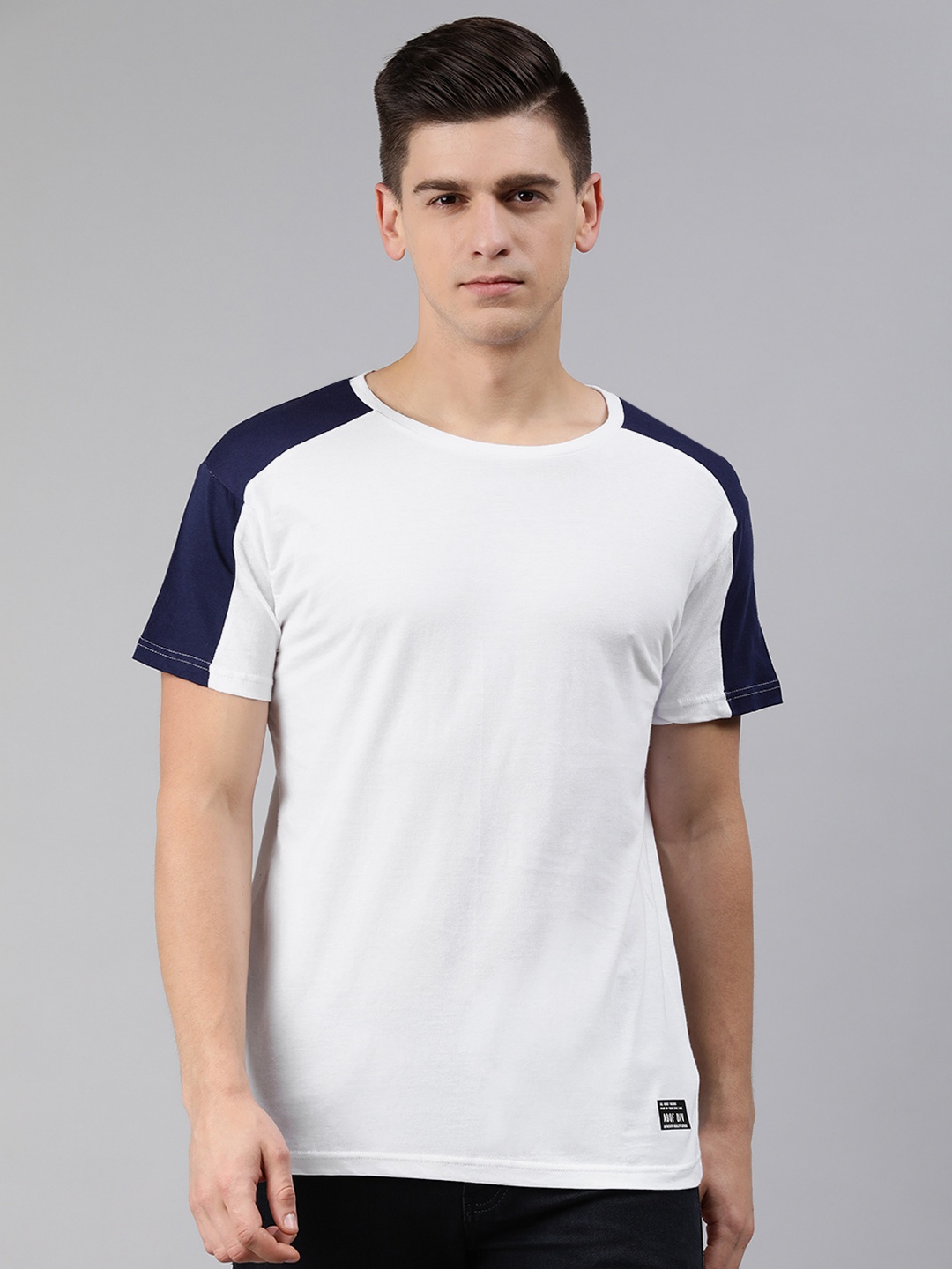 

abof Men White Solid Round Neck Regular Pure Cotton T-shirt