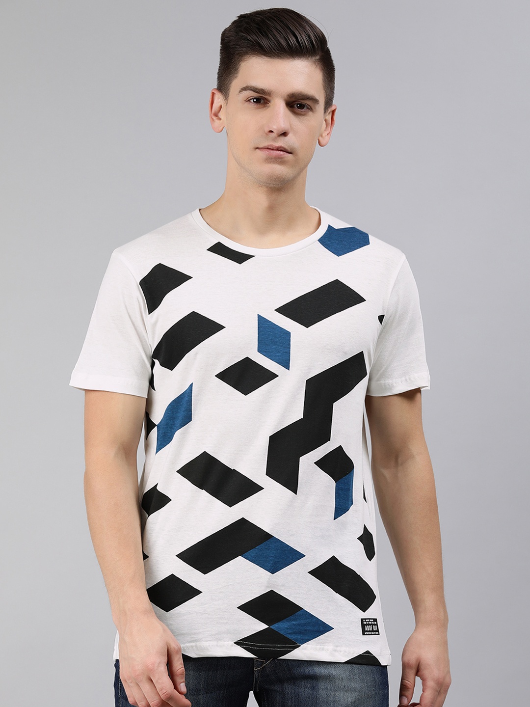 

abof Men White & Black Printed T-shirt