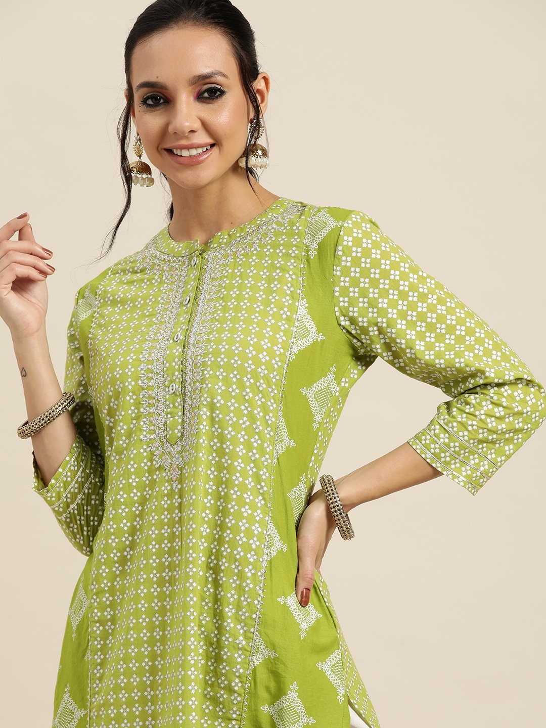 

Sangria Women Green & Silver Pure Cotton Ethnic Motifs Printed Gotta Patti Kurta