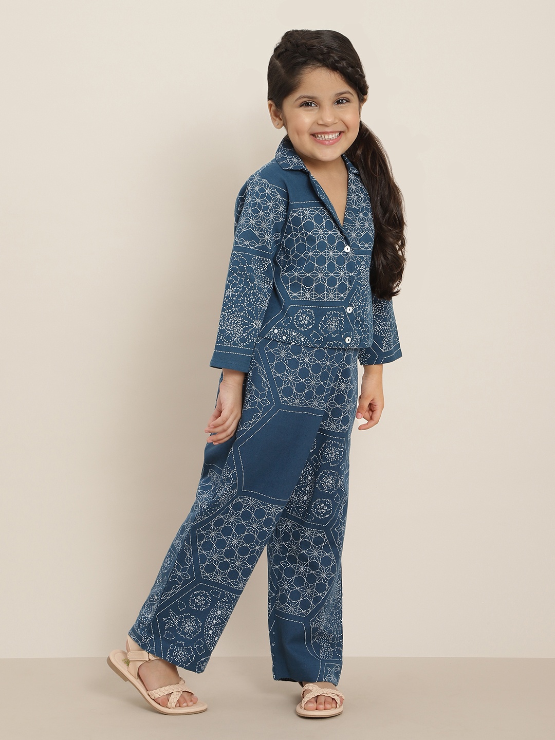 

Sangria Girls Blue Regular Thread Work Pure Cotton Kurti with Pyjamas