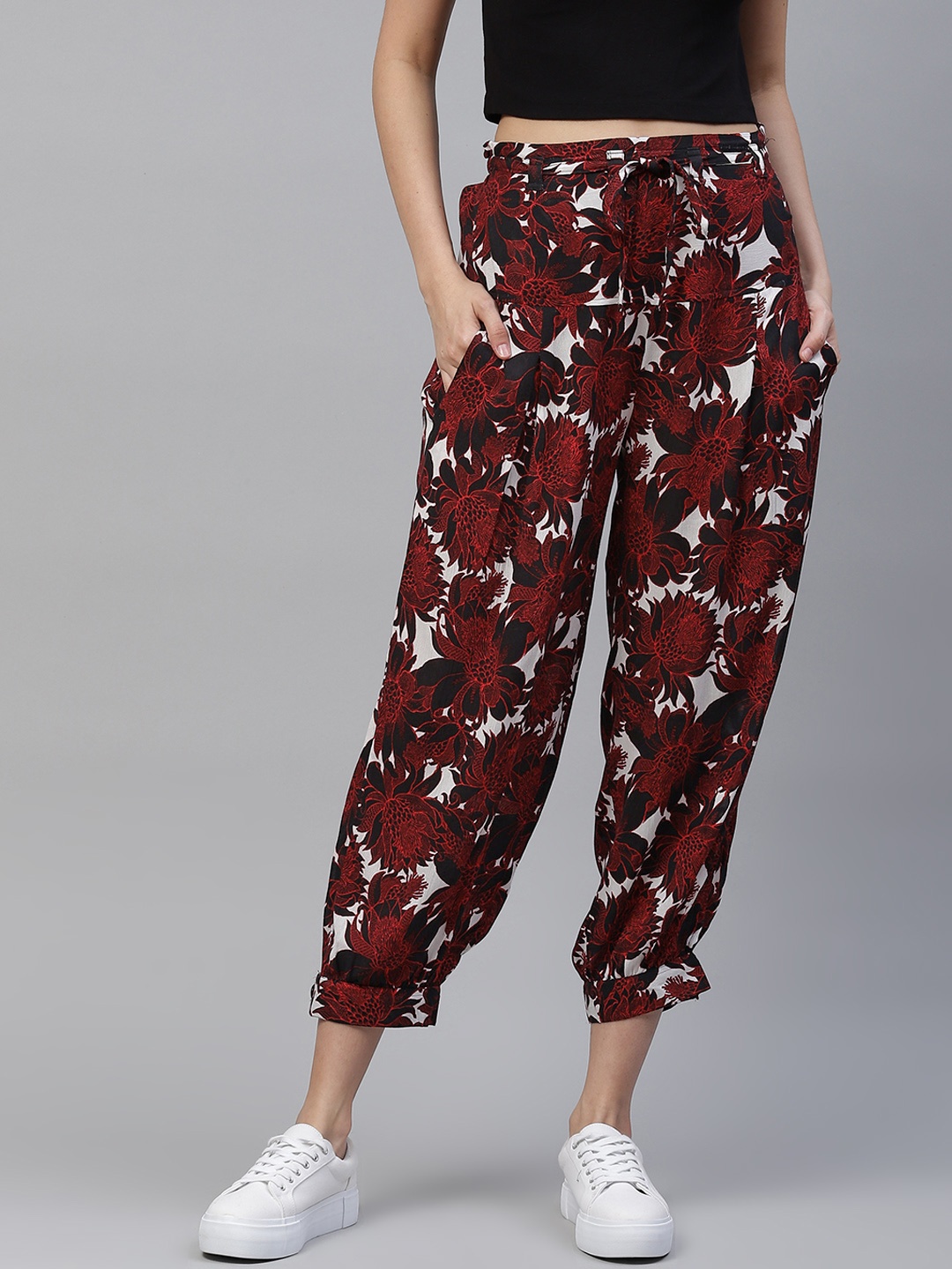

Ayaany Women Black & Red Smart Fit Floral Printed Cropped Trousers