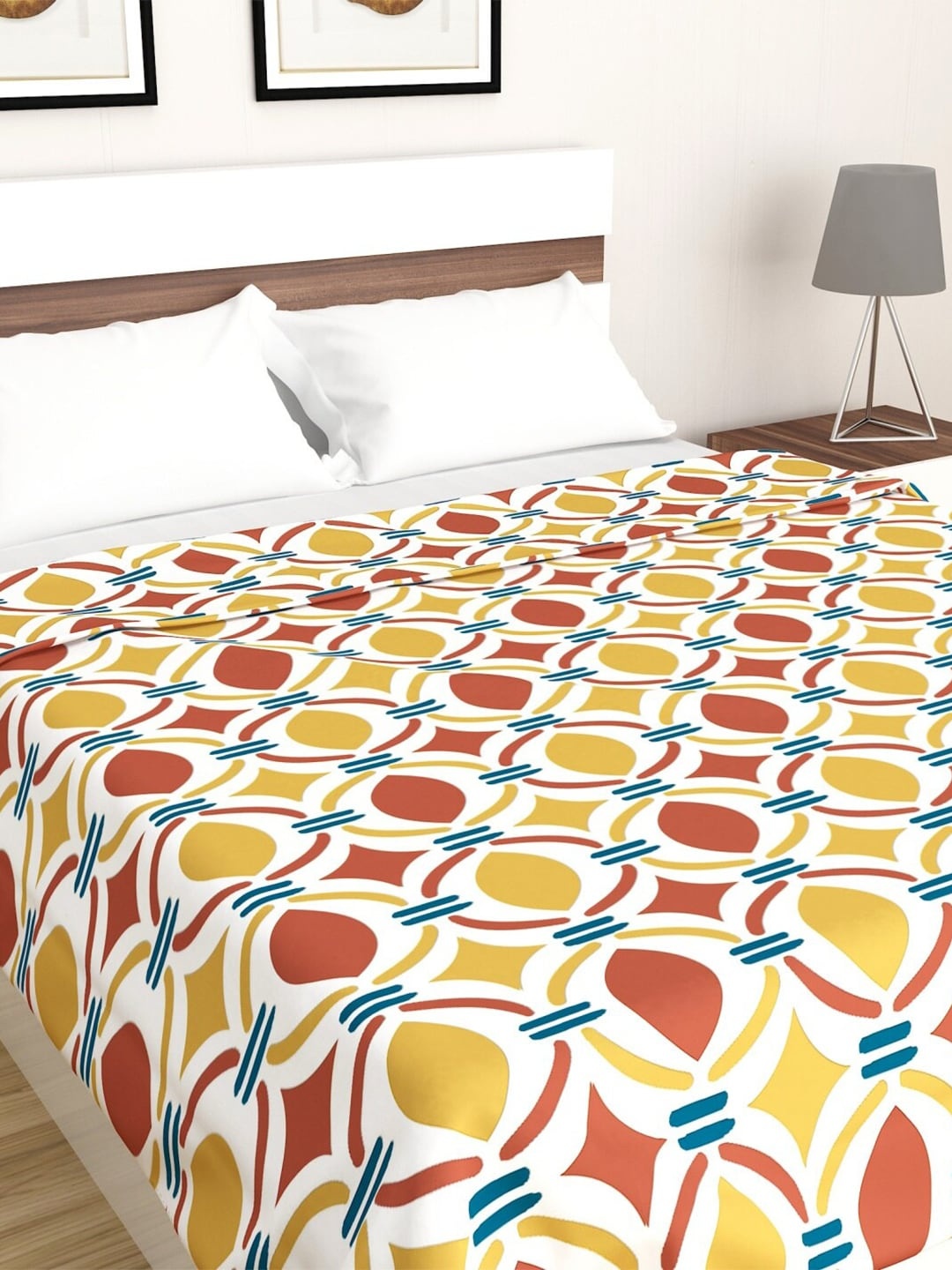

Home Centre Mustard & Cream-Coloured Geometric AC Room 260 GSM Double Bed Blanket