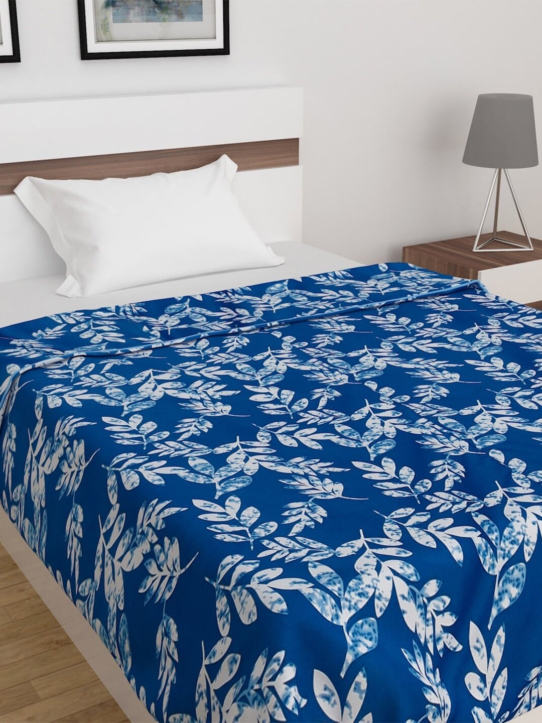 

Home Centre Blue & White Floral AC Room 110 GSM Single Bed Dohar