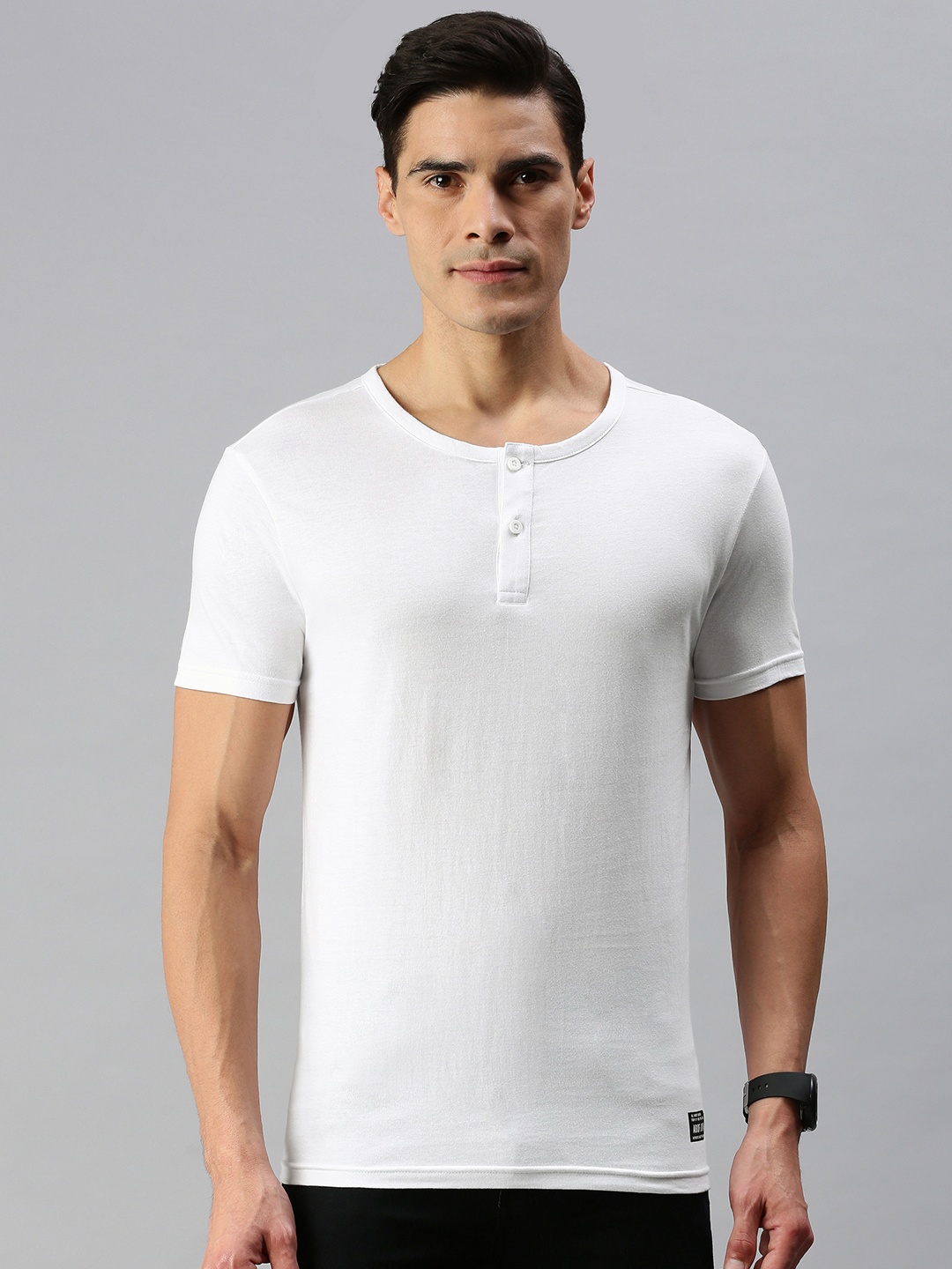 

abof Men White Solid Henley Neck Pure Cotton Casual T-shirt