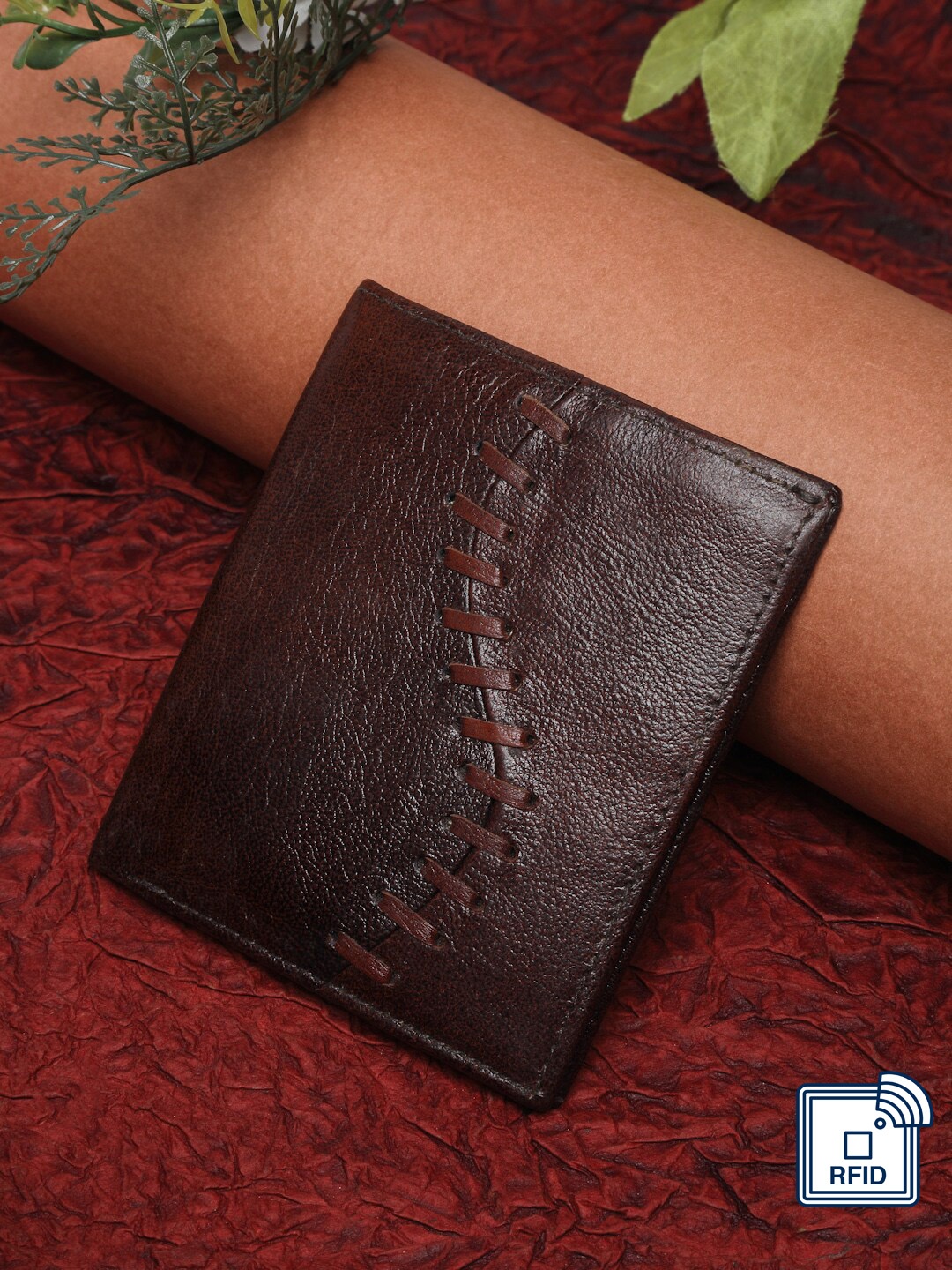 

Teakwood Leathers Men Brown Textured Two Fold Wallet