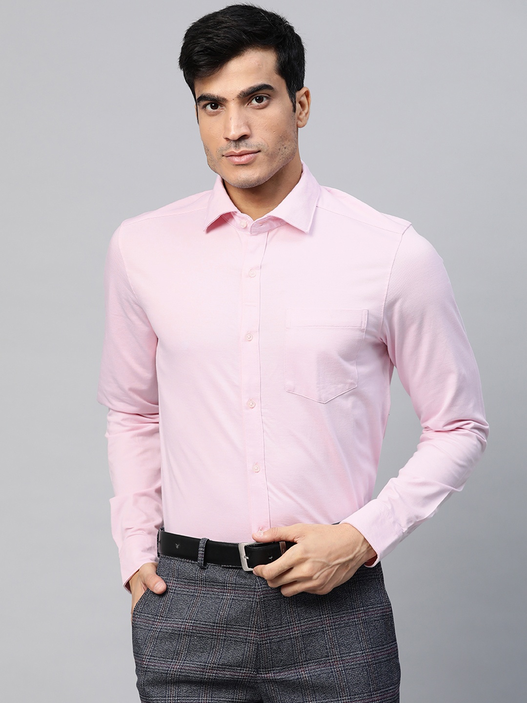 

Raymond Men Pink Solid Slim Fit Cutaway Collar Supima Cotton Formal Shirt