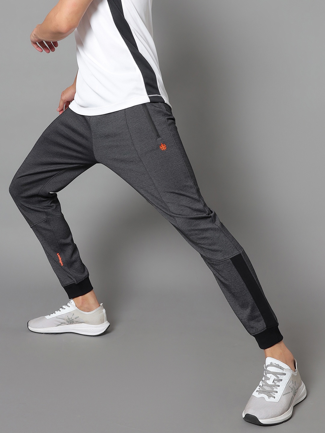 

Cultsport Men Charcoal Grey Solid Tapered-Fit Joggers