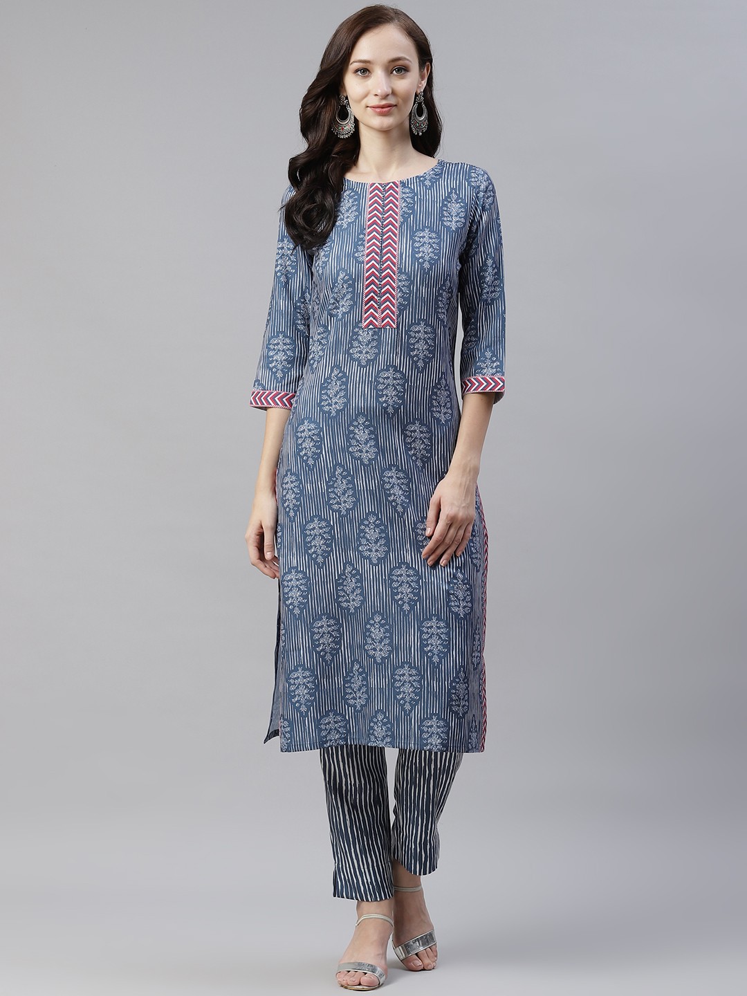 

ZIYAA Women Navy Blue & White Ethnic Motifs Printed Kurta with Trousers