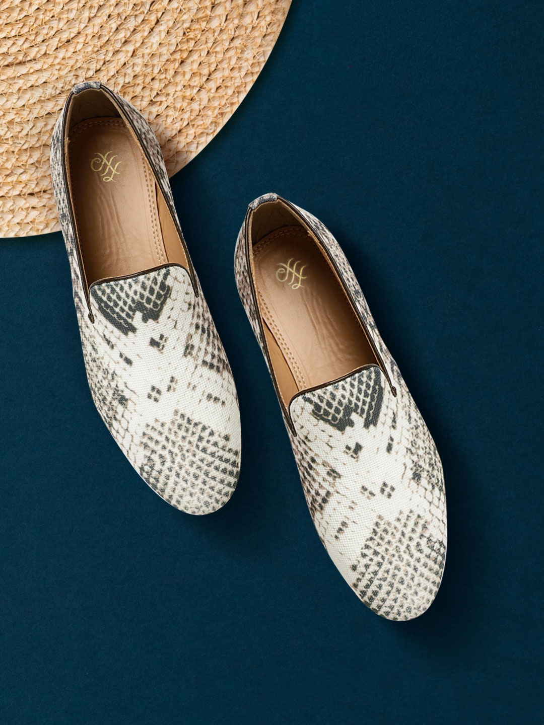 

House of Pataudi Men Green & Off-White Snakeskin Print Handcrafted Slip-Ons