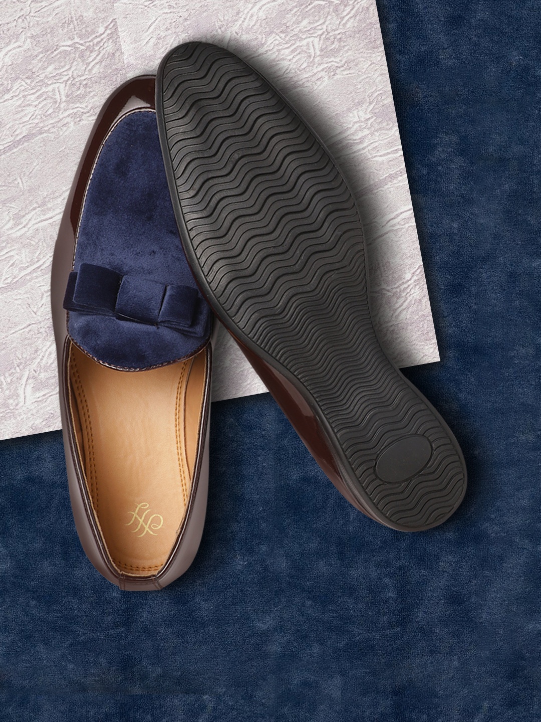 

House of Pataudi Men Coffee Brown & Navy Blue Colourblocked Handcrafted Loafers