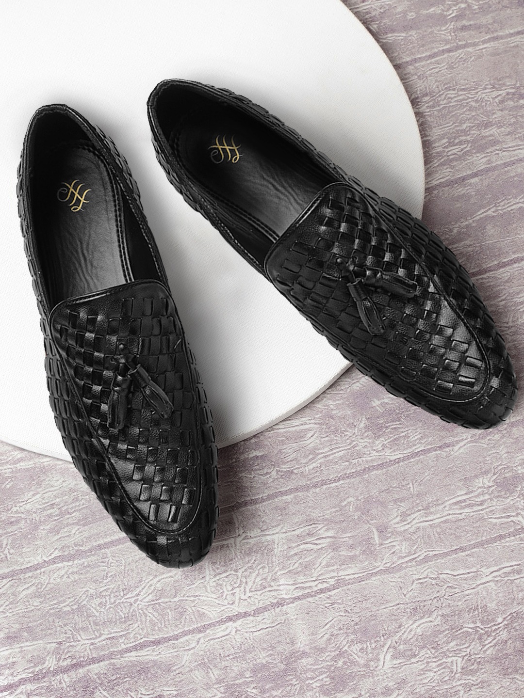 

House of Pataudi Men Black Basketweave Handcrafted Tasselled Leather Loafers