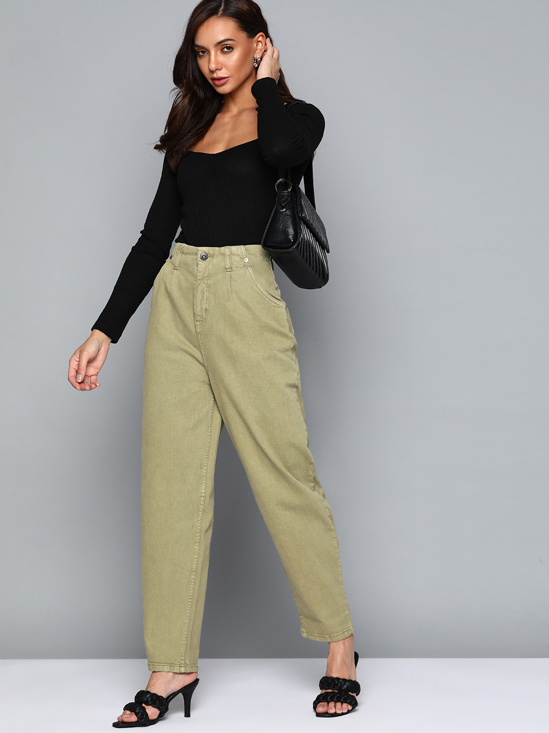 

Chemistry Women Olive Green Pure Cotton Slouchy Tapered Fit Jeans
