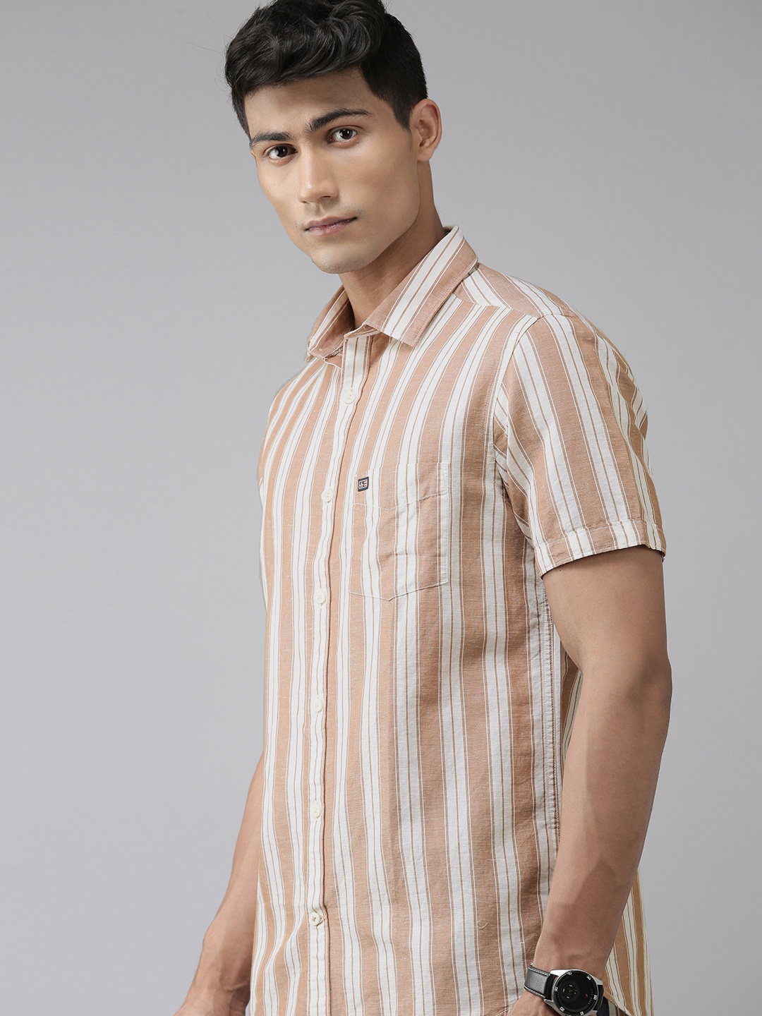 

Arrow Sport Men Beige And White Slim Fit Striped Cotton Linen Casual Shirt