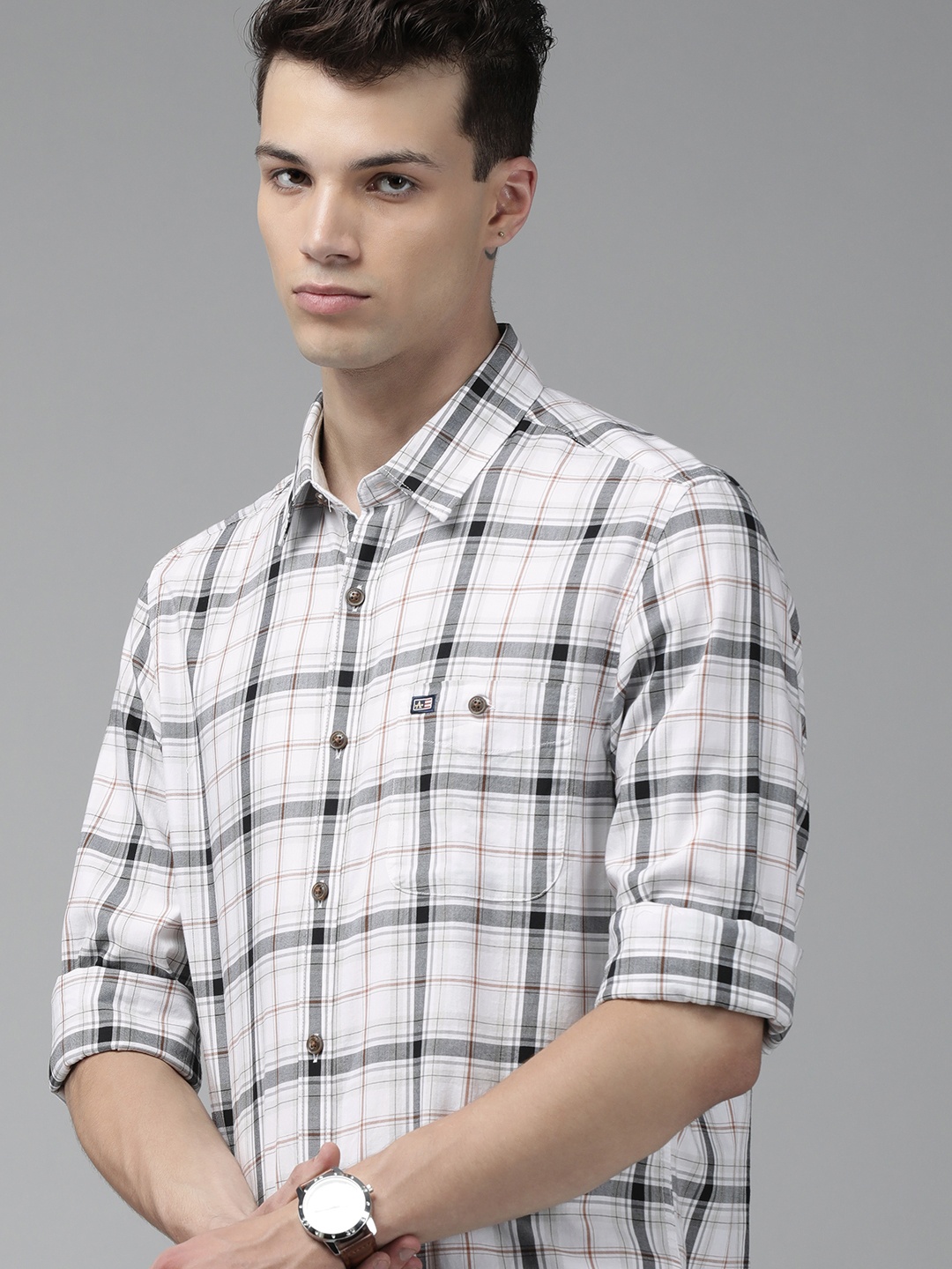 

Arrow Sport Men White & Black Slim Fit Checked Pure Cotton Casual Shirt