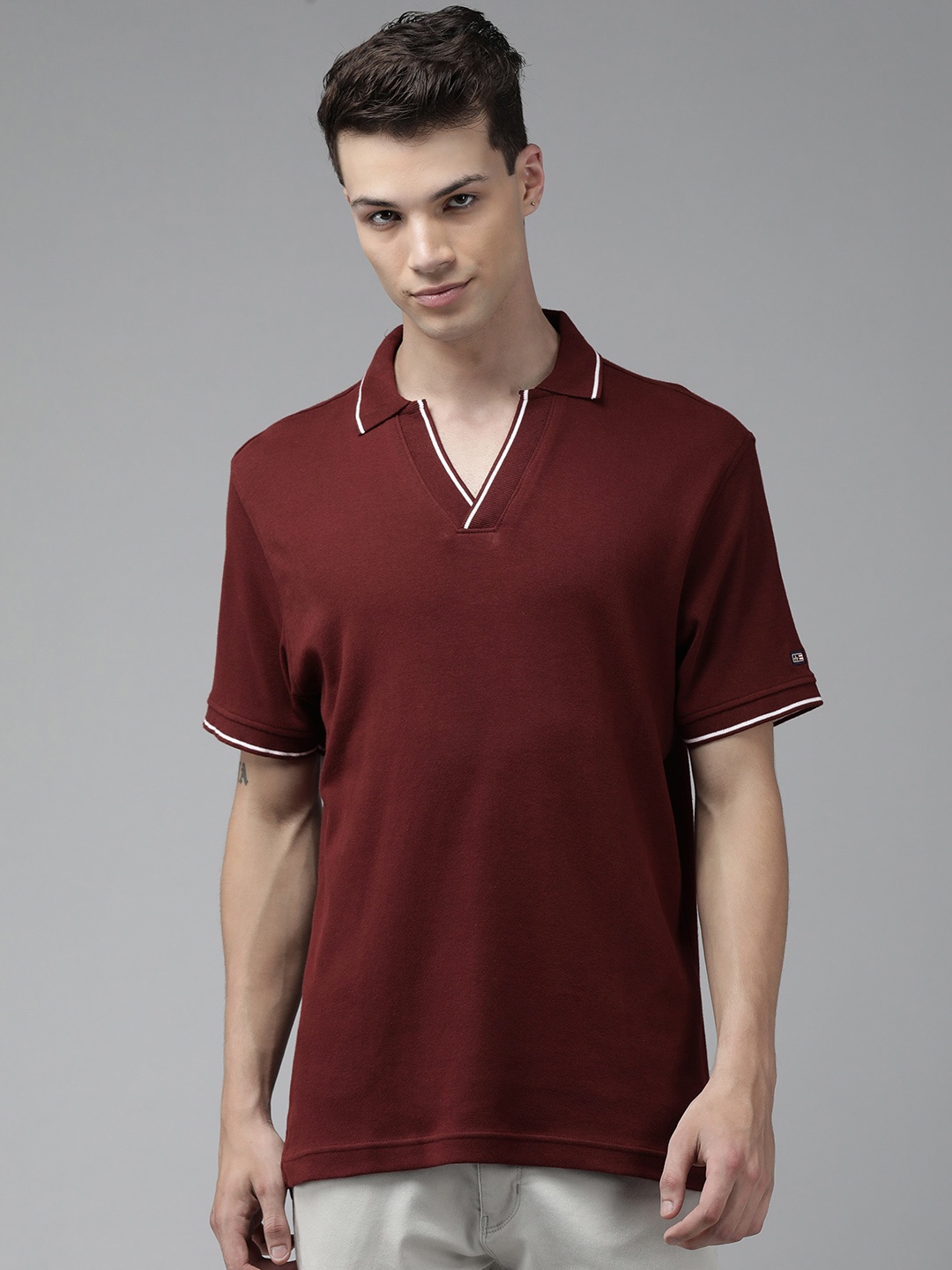 

Arrow Sport Men Burgundy Pure Cotton T-shirt
