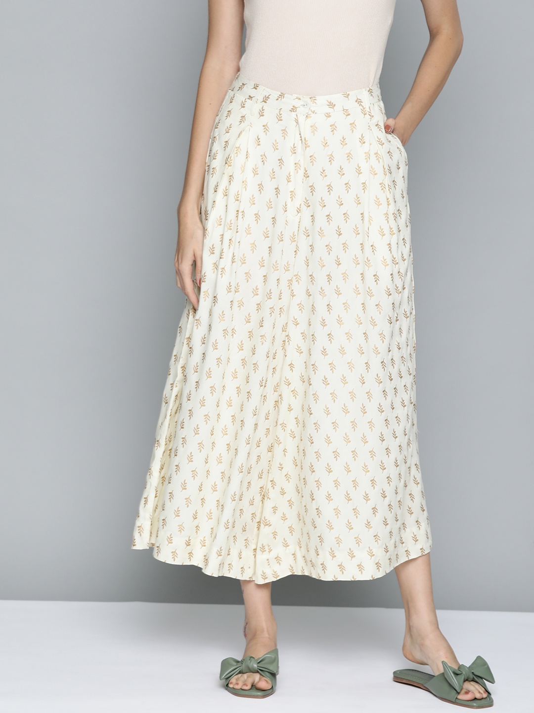 

HERE&NOW Women Cream-Coloured & Golden Ethnic Motifs Printed Cropped Palazzos