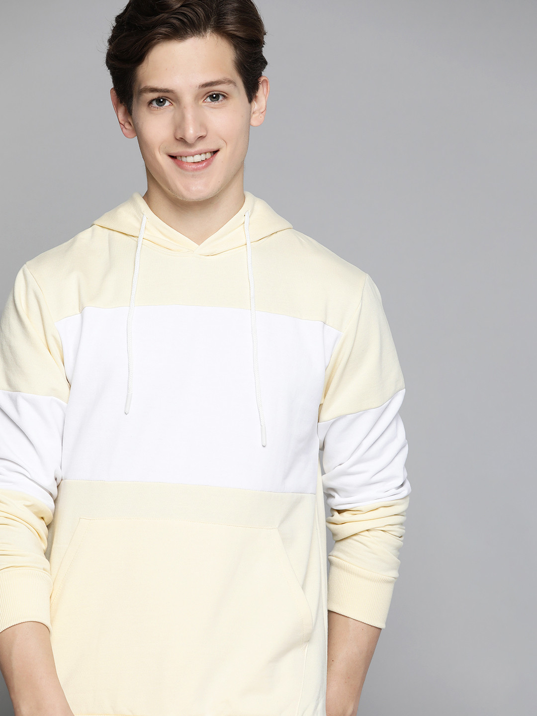 

Mast & Harbour Men Cream-Coloured & White Colourblocked Hooded Sweatshirt