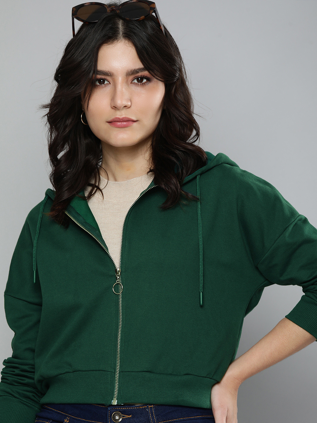 

Mast & Harbour Women Green Solid Relax Fit Hooded Cropped Sweatshirt