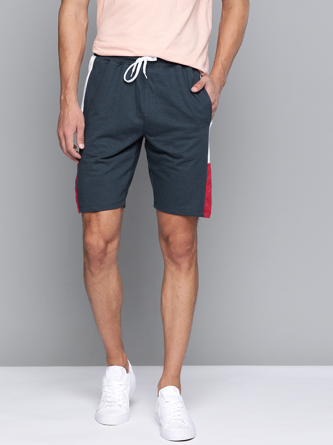 

Mast & Harbour Men Navy Blue & White Solid Pure Cotton Regular Shorts