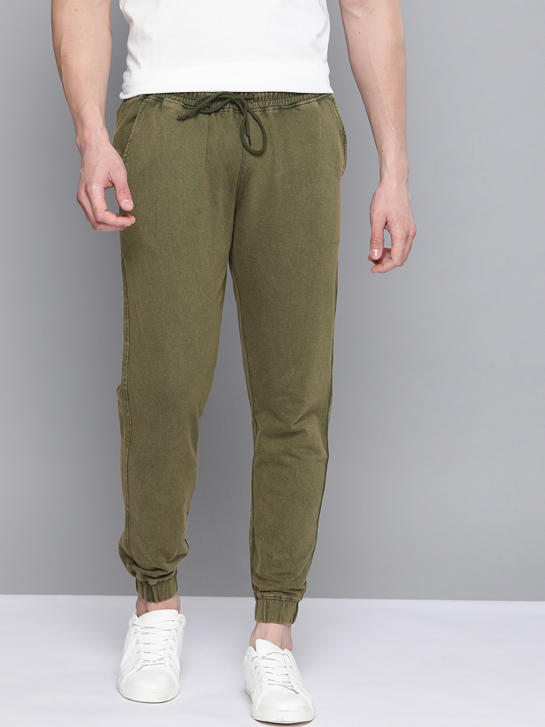 

Mast & Harbour Men Olive Green Solid Joggers