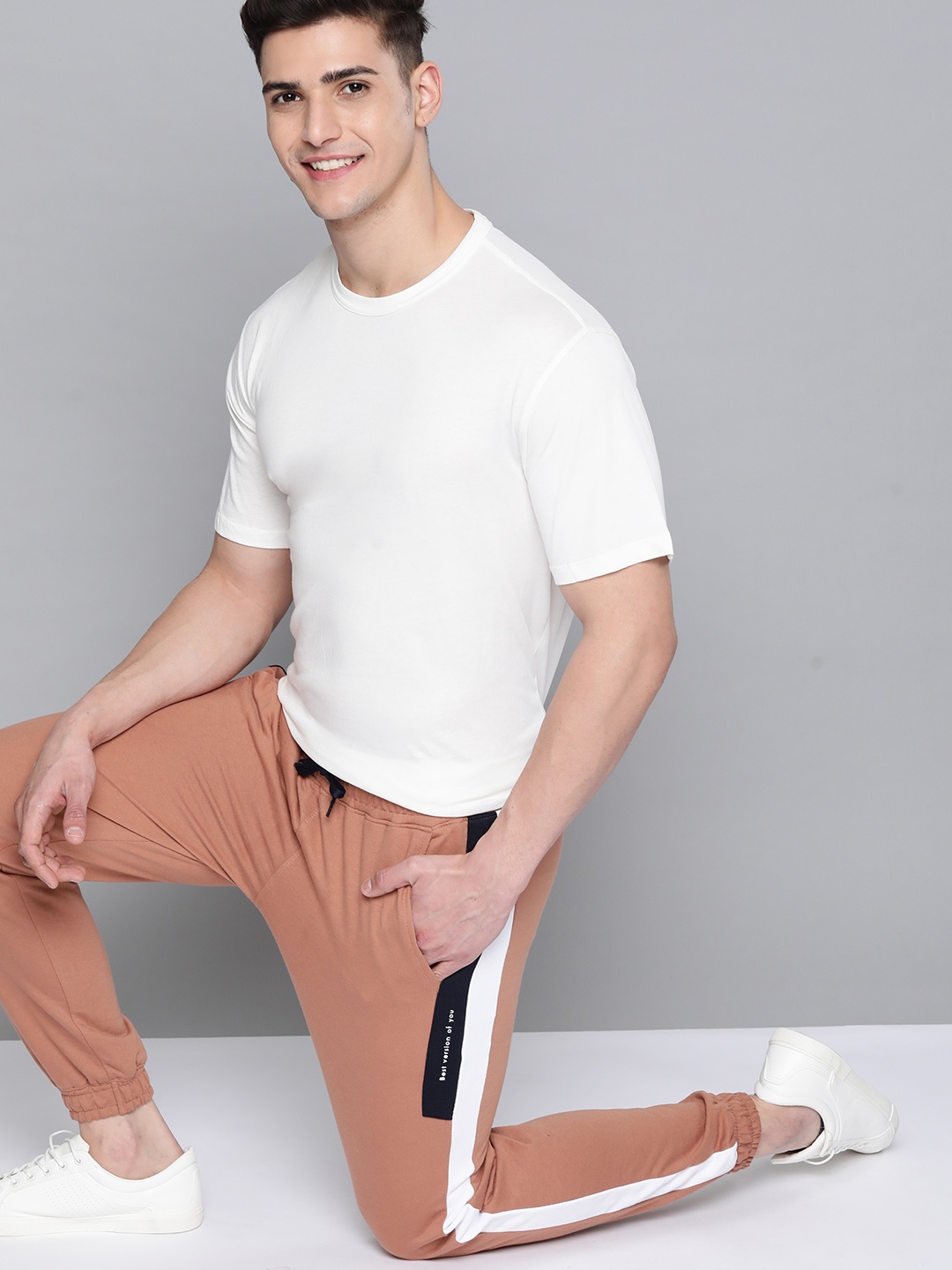 

Mast & Harbour Men Dusty Pink Side Panelling Joggers