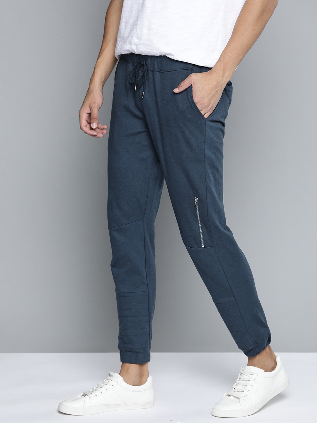 

Mast & Harbour Women Navy Blue Solid Joggers