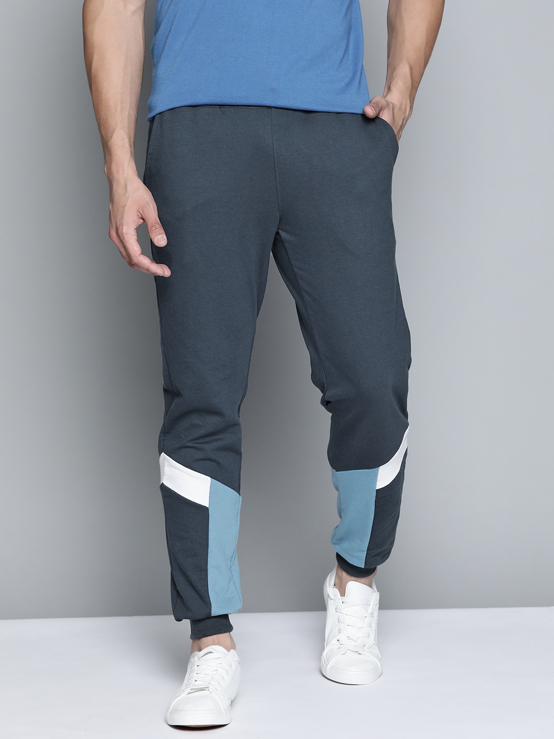 

Mast & Harbour Men Navy Pure Cotton Solid Joggers, Navy blue