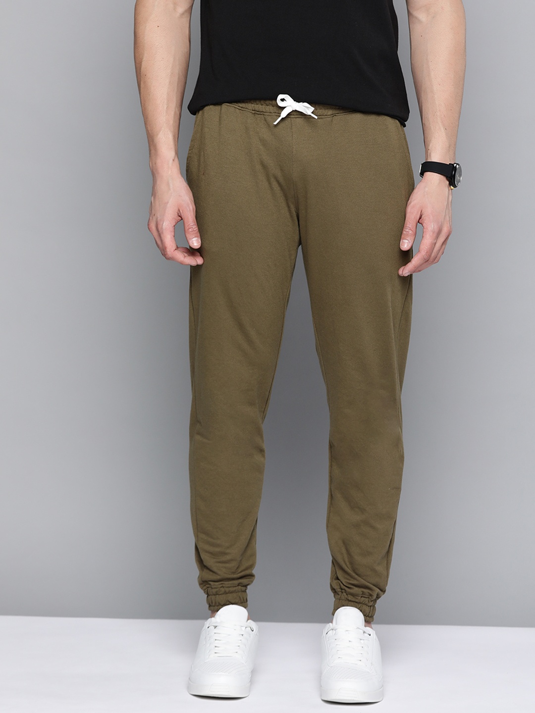 

Mast & Harbour Men Olive Green Solid Regular Fit Joggers