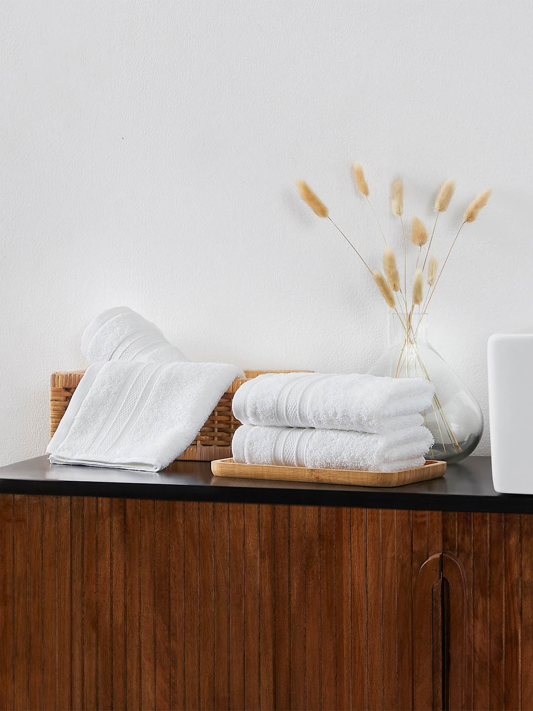 

MYTRIDENT White Set of 4 Solid Soft Plush Cotton Hand Towel