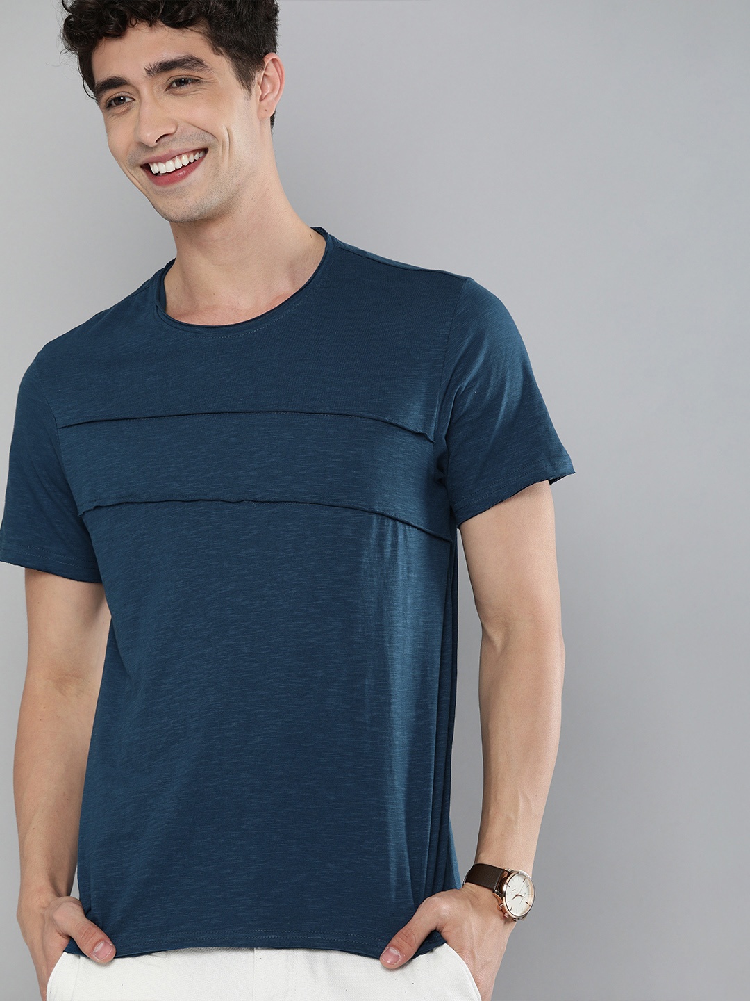 

Mast Harbour Men Navy Blue Solid Round Neck Pure Cotton T-shirt