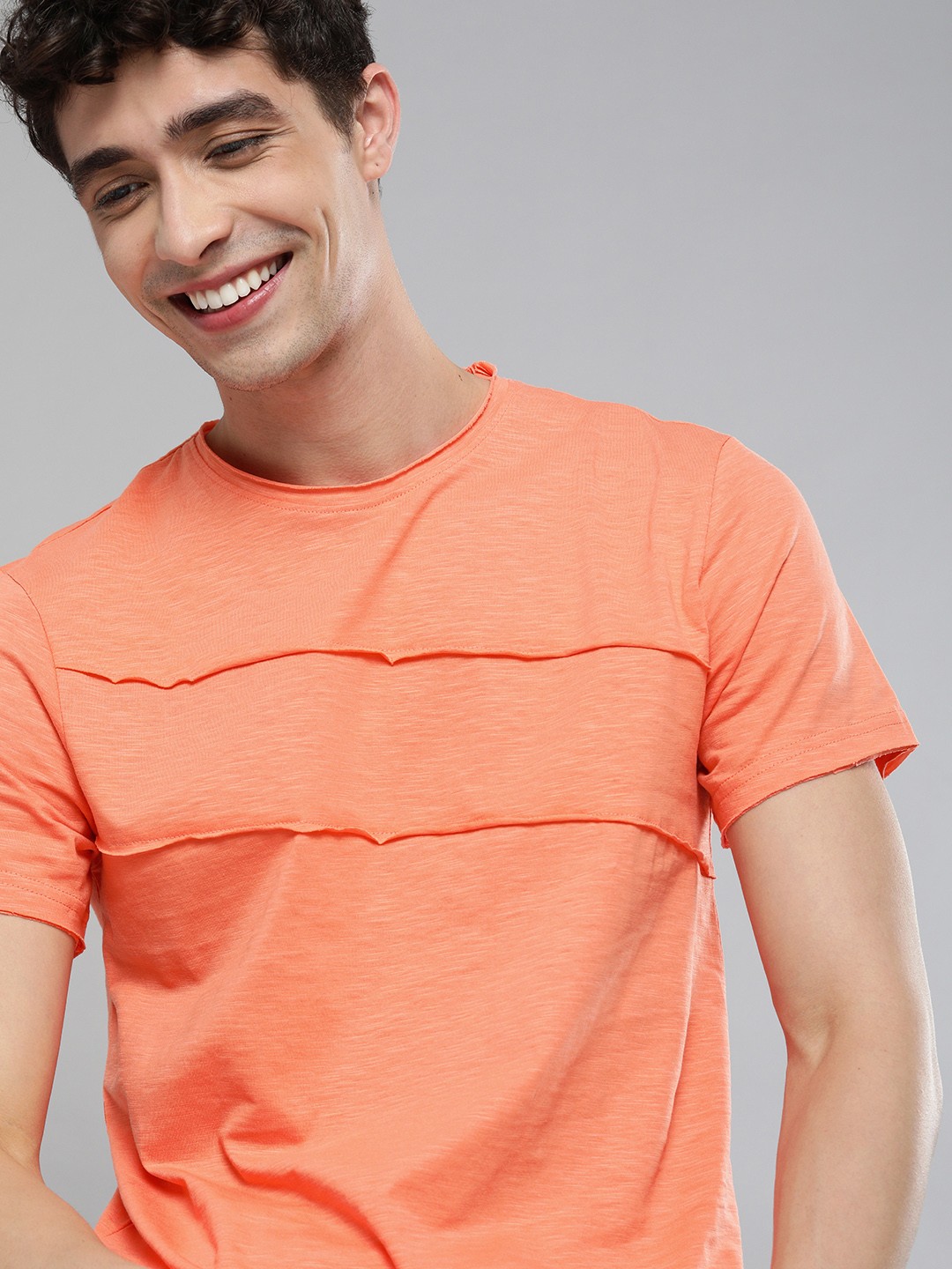 

Mast Harbour Men Orange Solid Round Neck Pure Cotton T-shirt