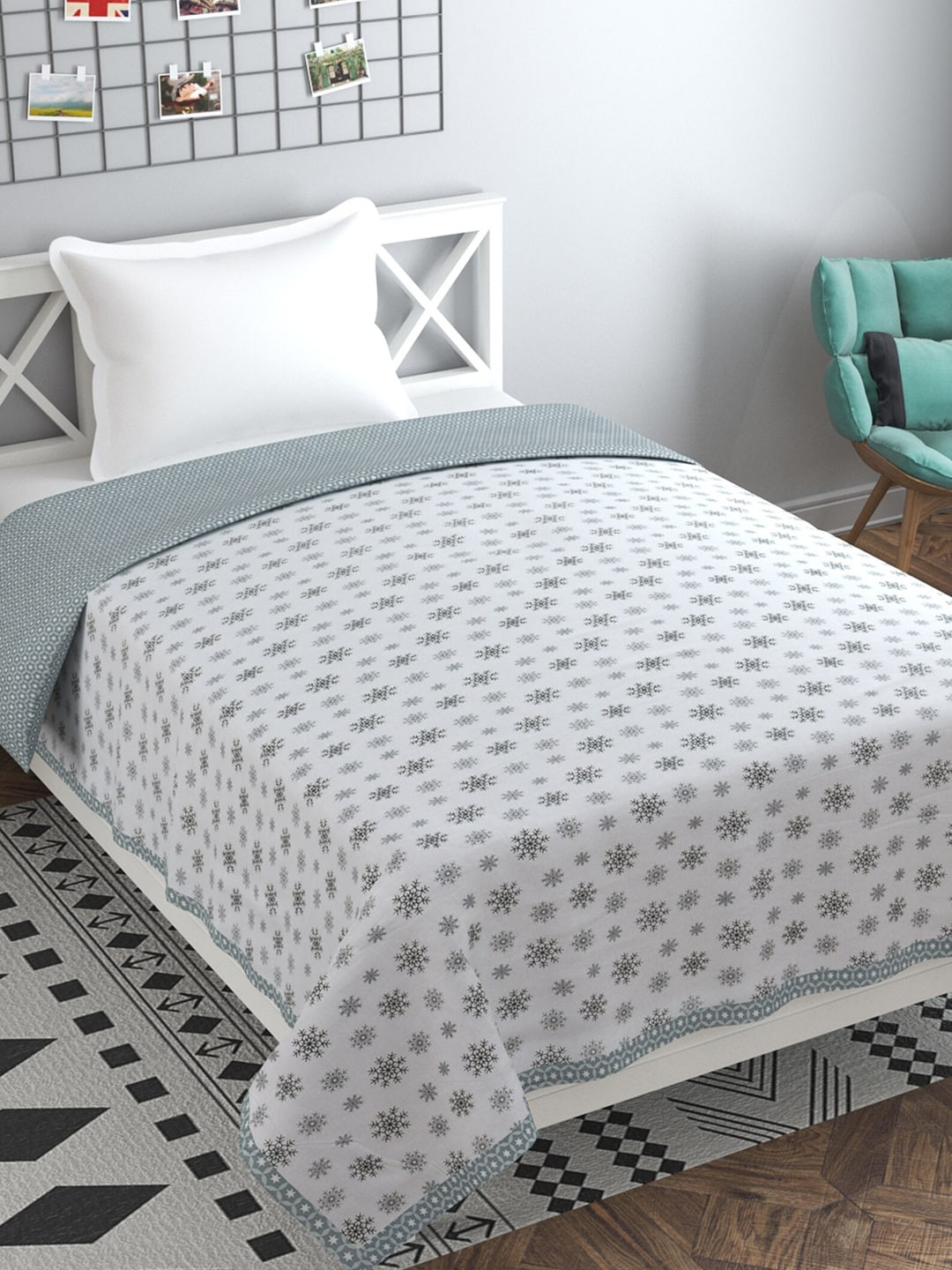 

Florida Grey & White Ethnic Motifs AC Room 120 GSM Single Bed Dohar