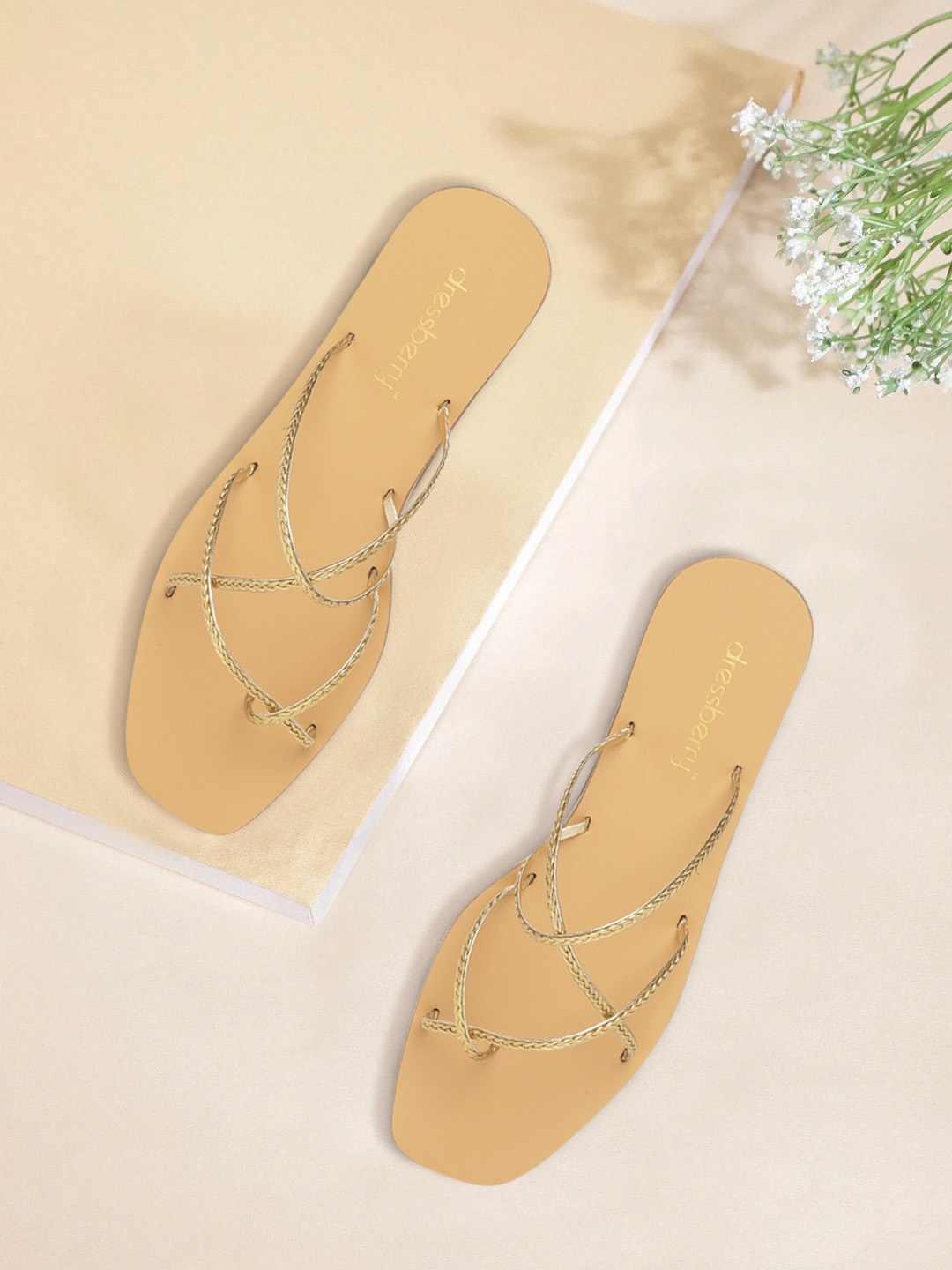 

DressBerry Women Gold-Toned Strappy Braided One Toe Flats