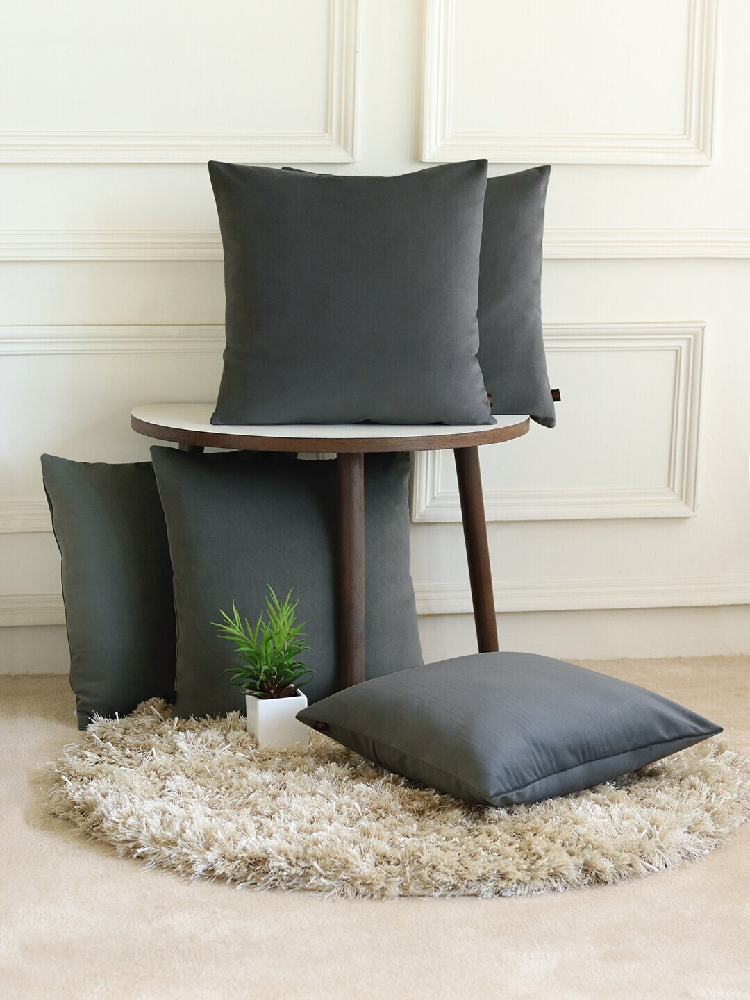 

GM Grey Set of 5 Velvet Square Cushion Covers