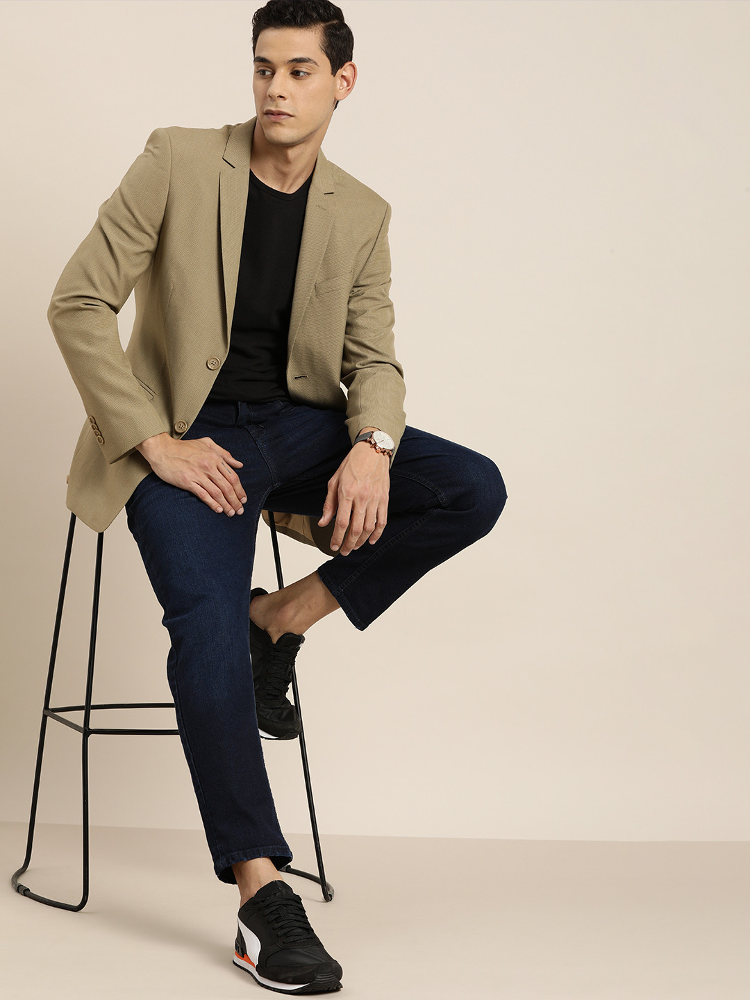 

INVICTUS Men Beige Solid Single-Breasted Slim Fit Formal Blazer