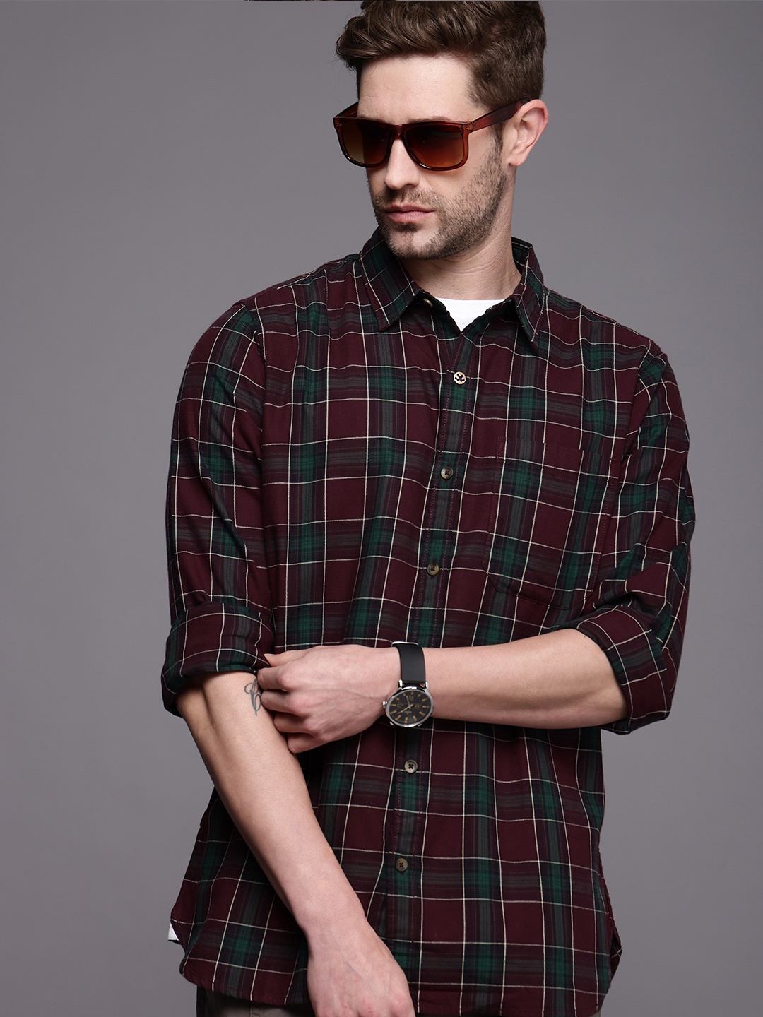 

WROGN Men Maroon & Green Slim Fit Tartan Checked Pure Cotton Casual Shirt
