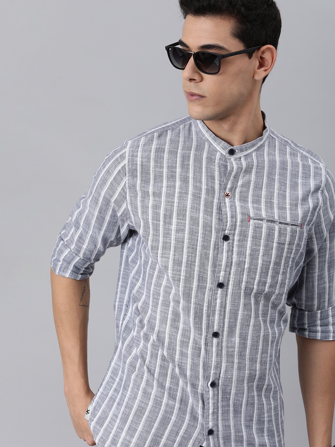 

WROGN Men Blue & White Slim Fit Striped Casual Shirt