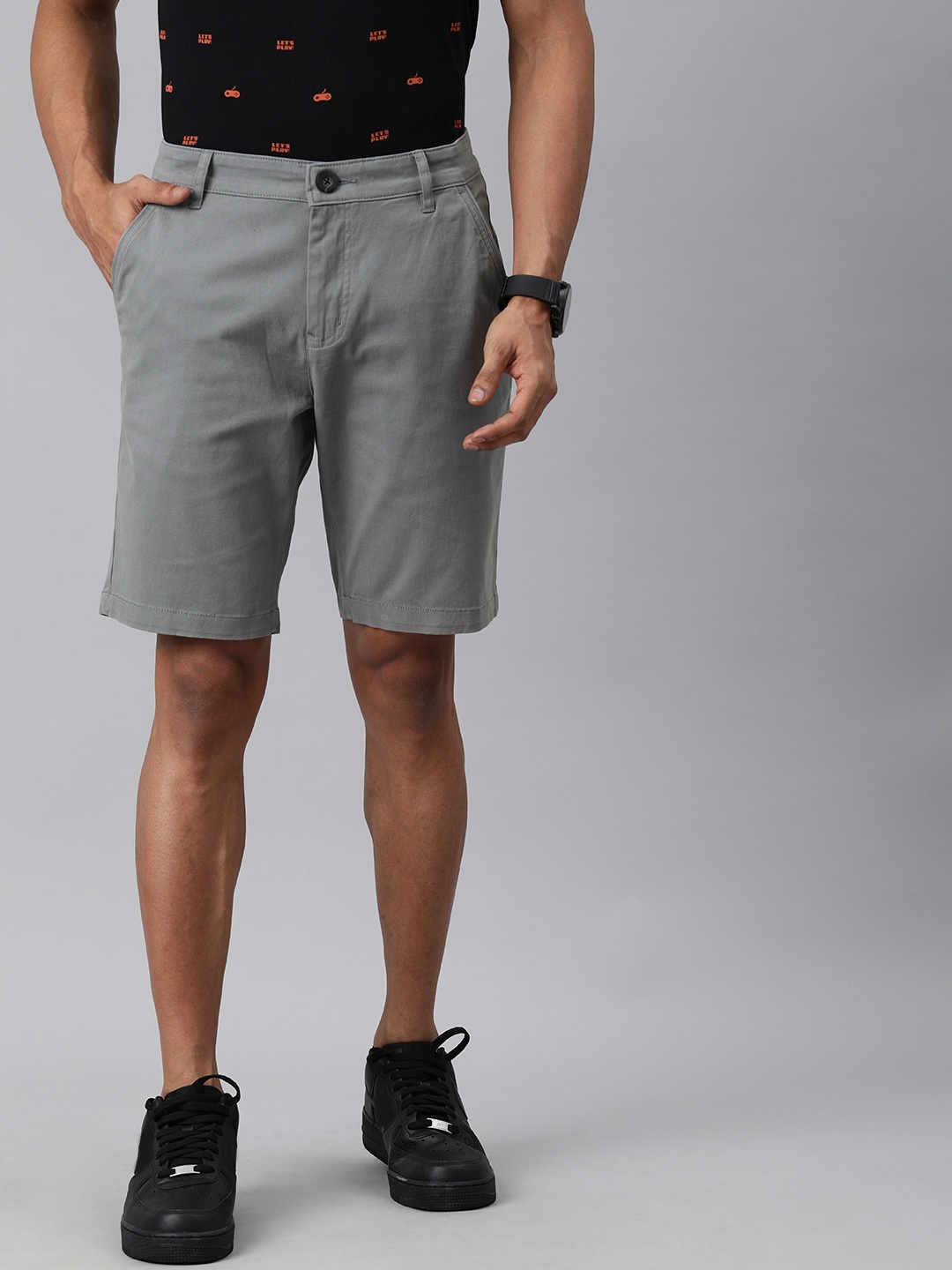 

WROGN Men Grey Mid-Rise Regular Shorts