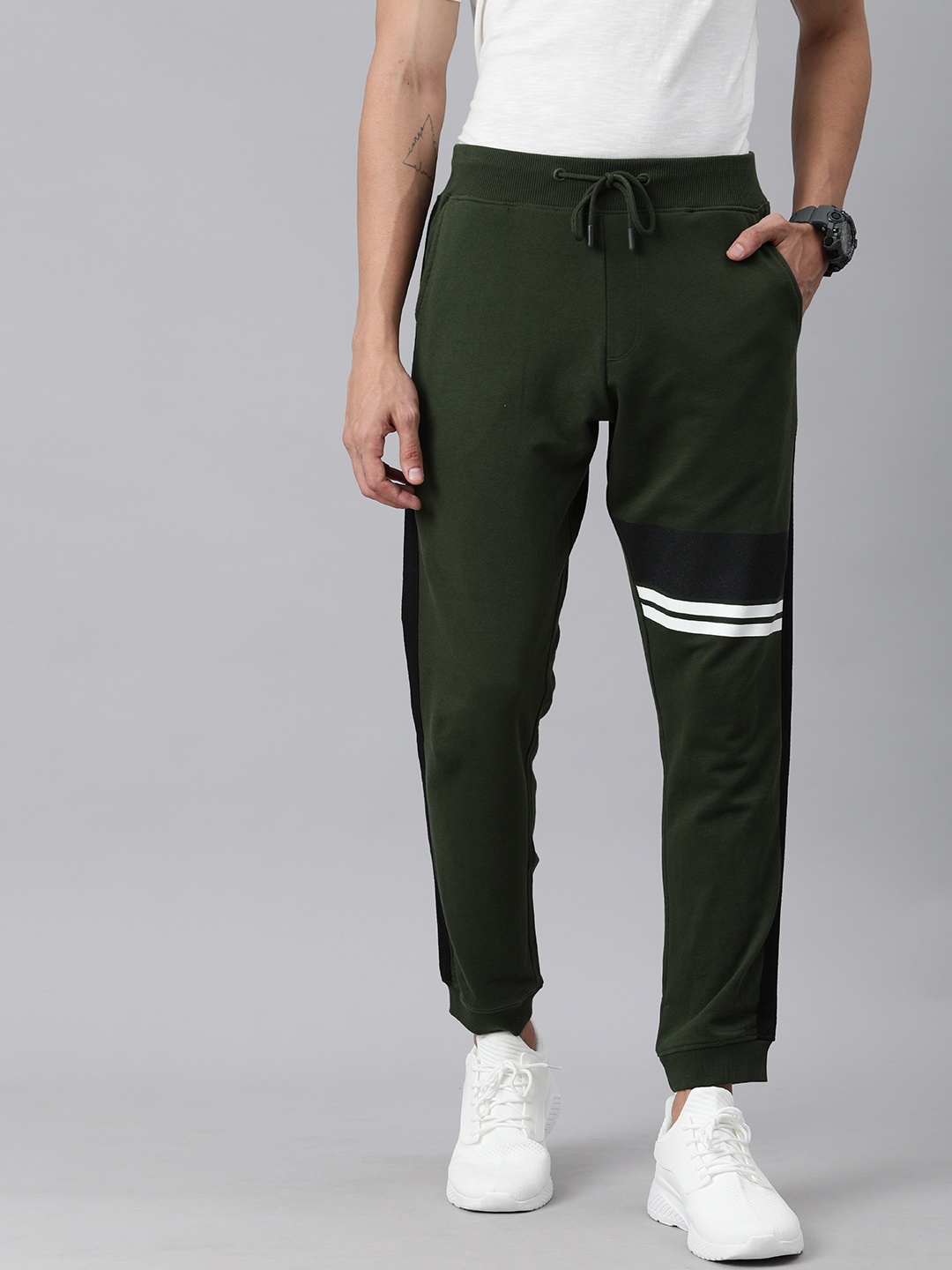 

WROGN Men Olive Green Pure Cotton Slim Fit Joggers