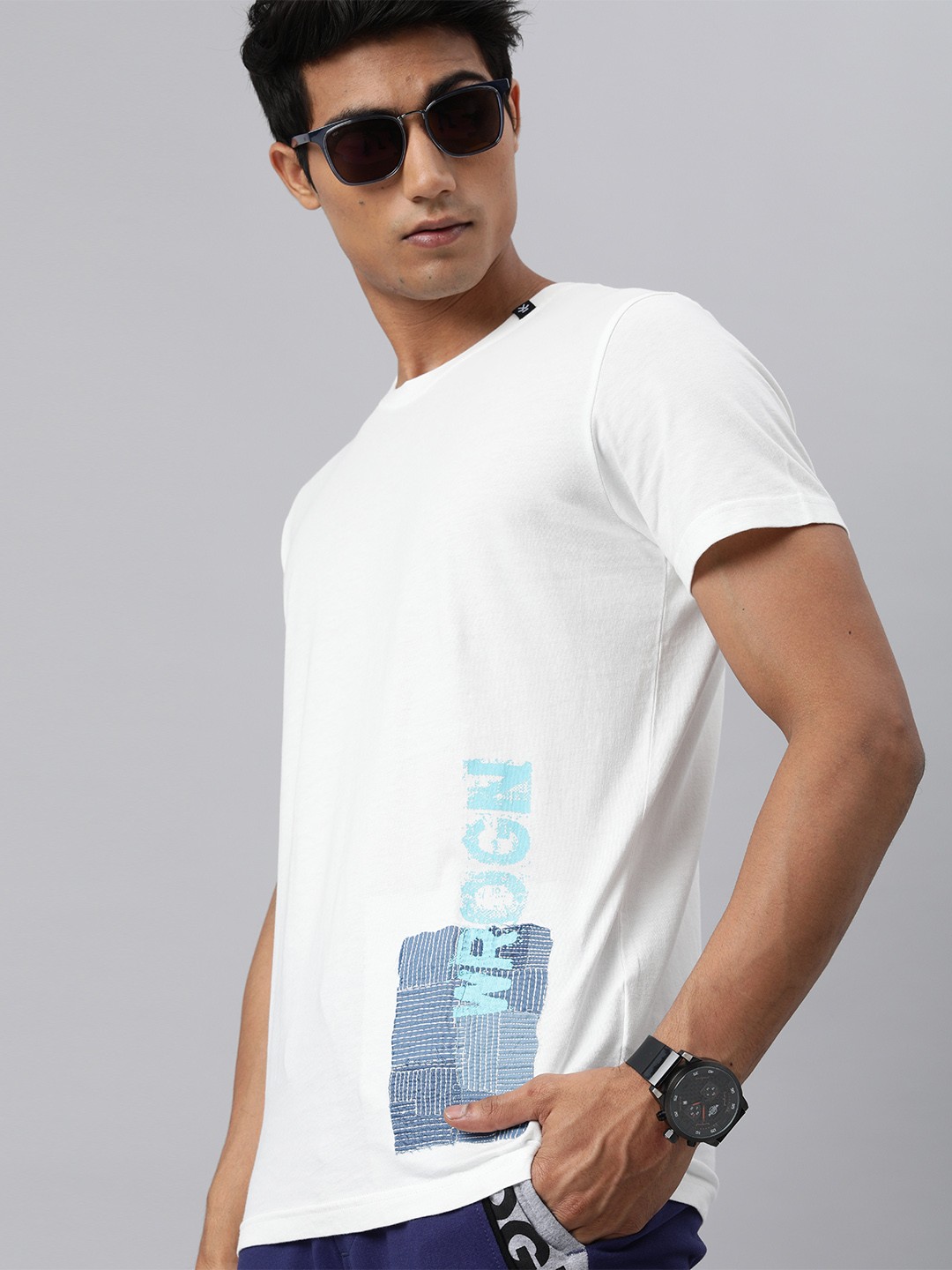 

WROGN Men White Pure Cotton Brand Logo Slim Fit T-shirt