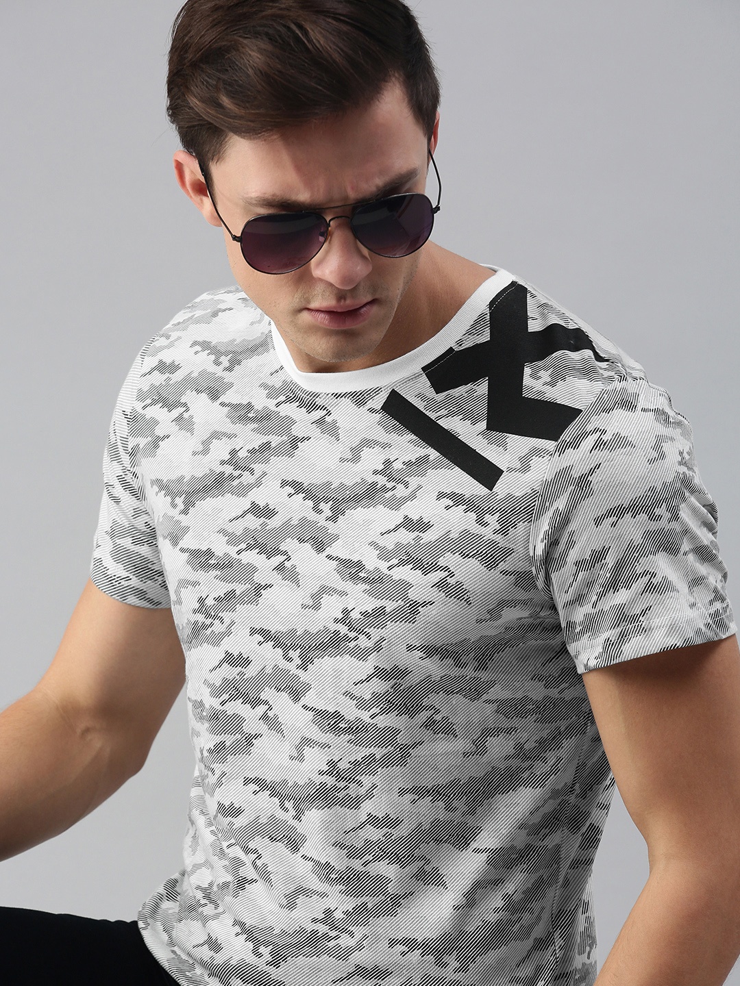 

WROGN Men Grey Printed T-shirt