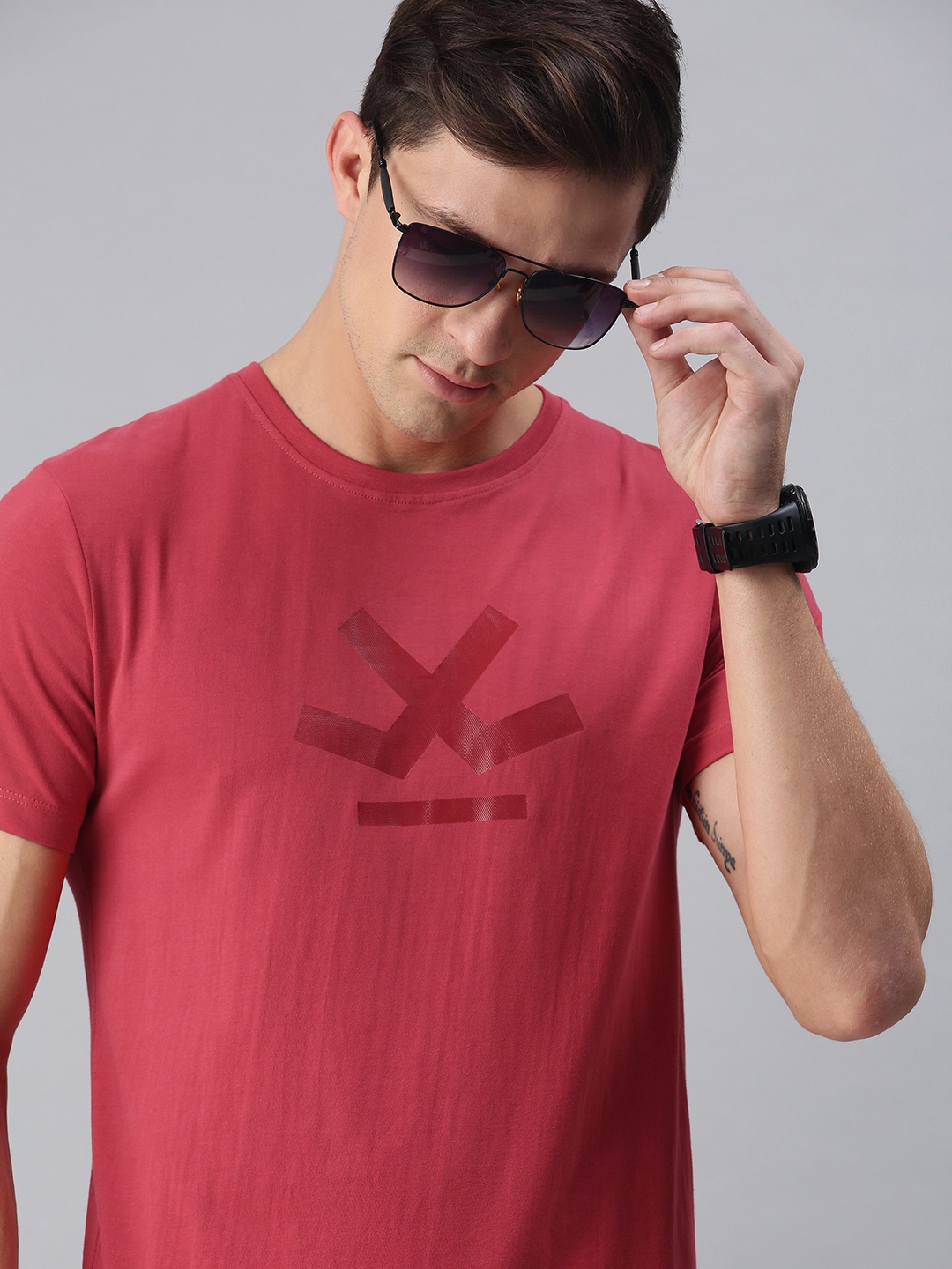 

WROGN Men Red Brand Logo Printed Slim Fit Cotton T-shirt