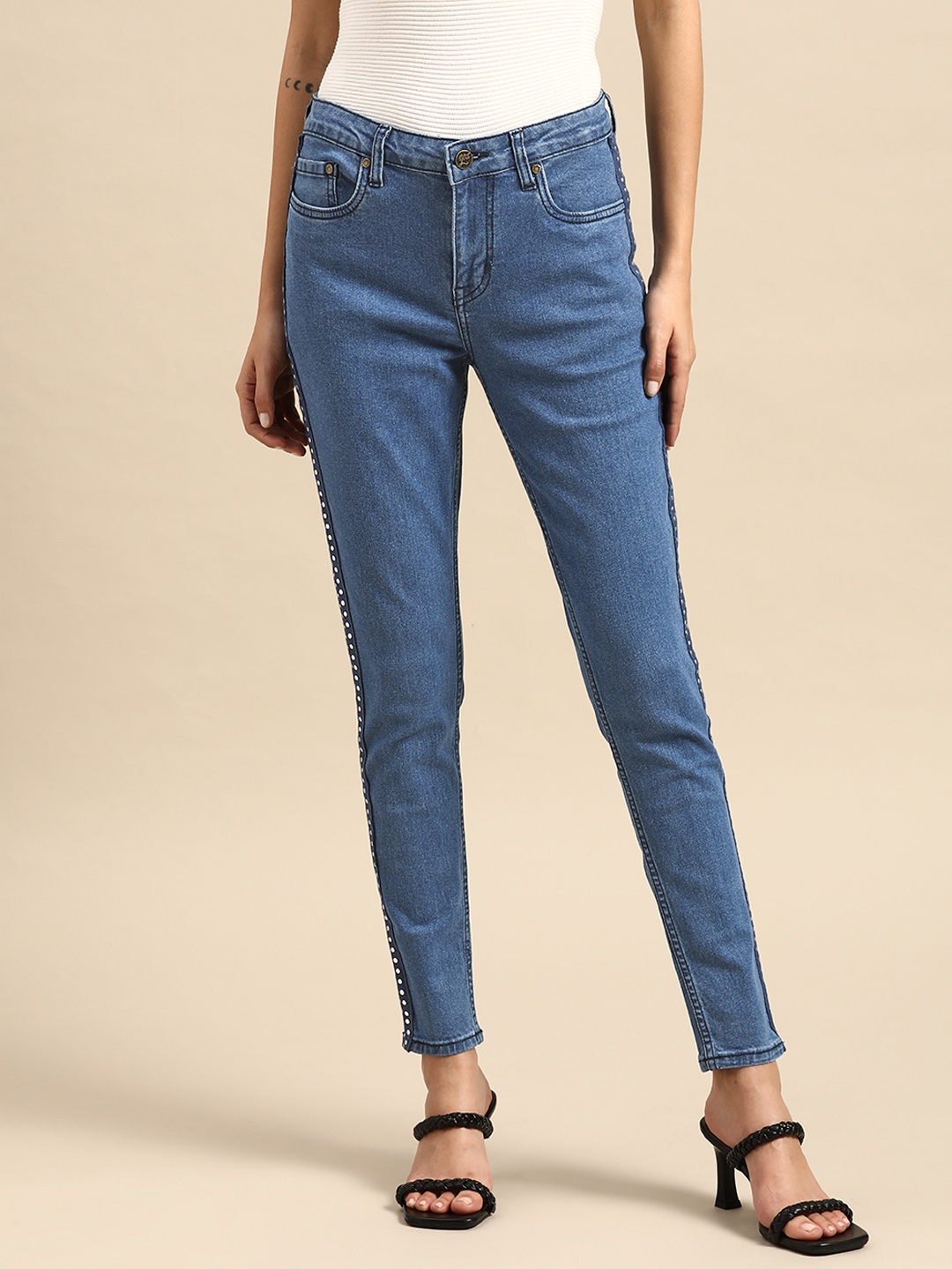 

all about you Women Blue Skinny Fit Light Fade Stretchable Jeans